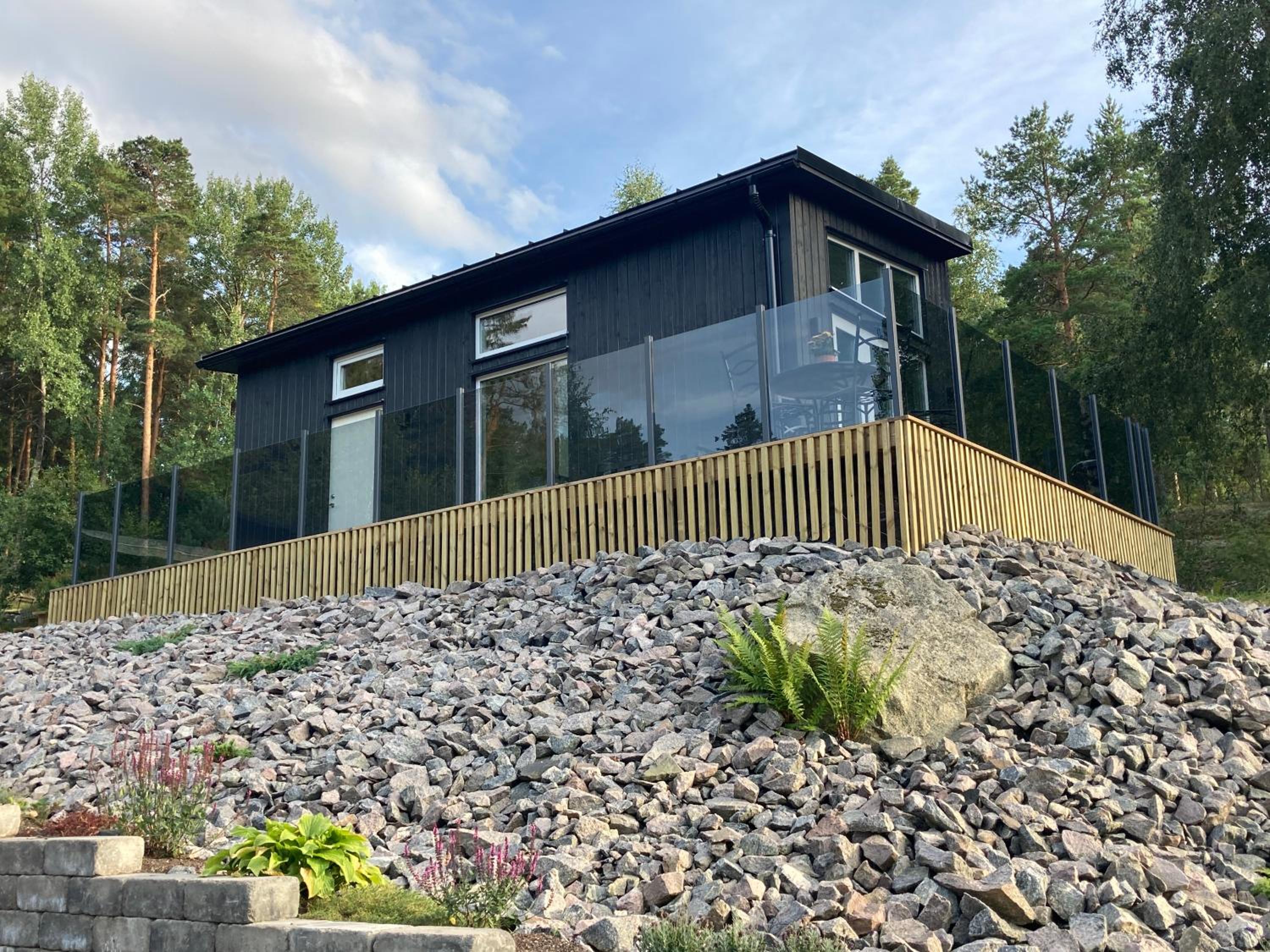 Cabin in the woods, close to Lake Mälaren view 3