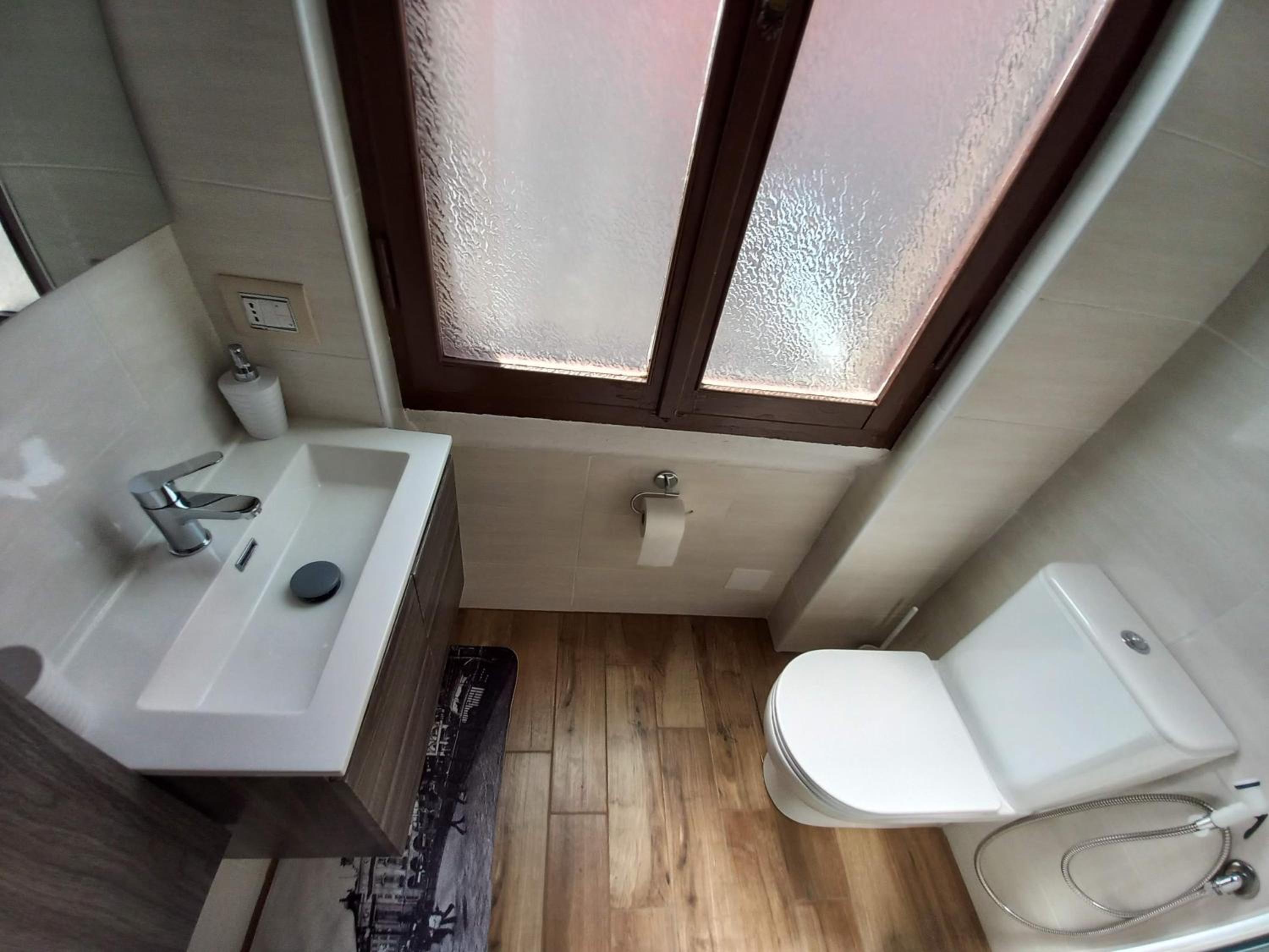 Inna Best House - Image 4