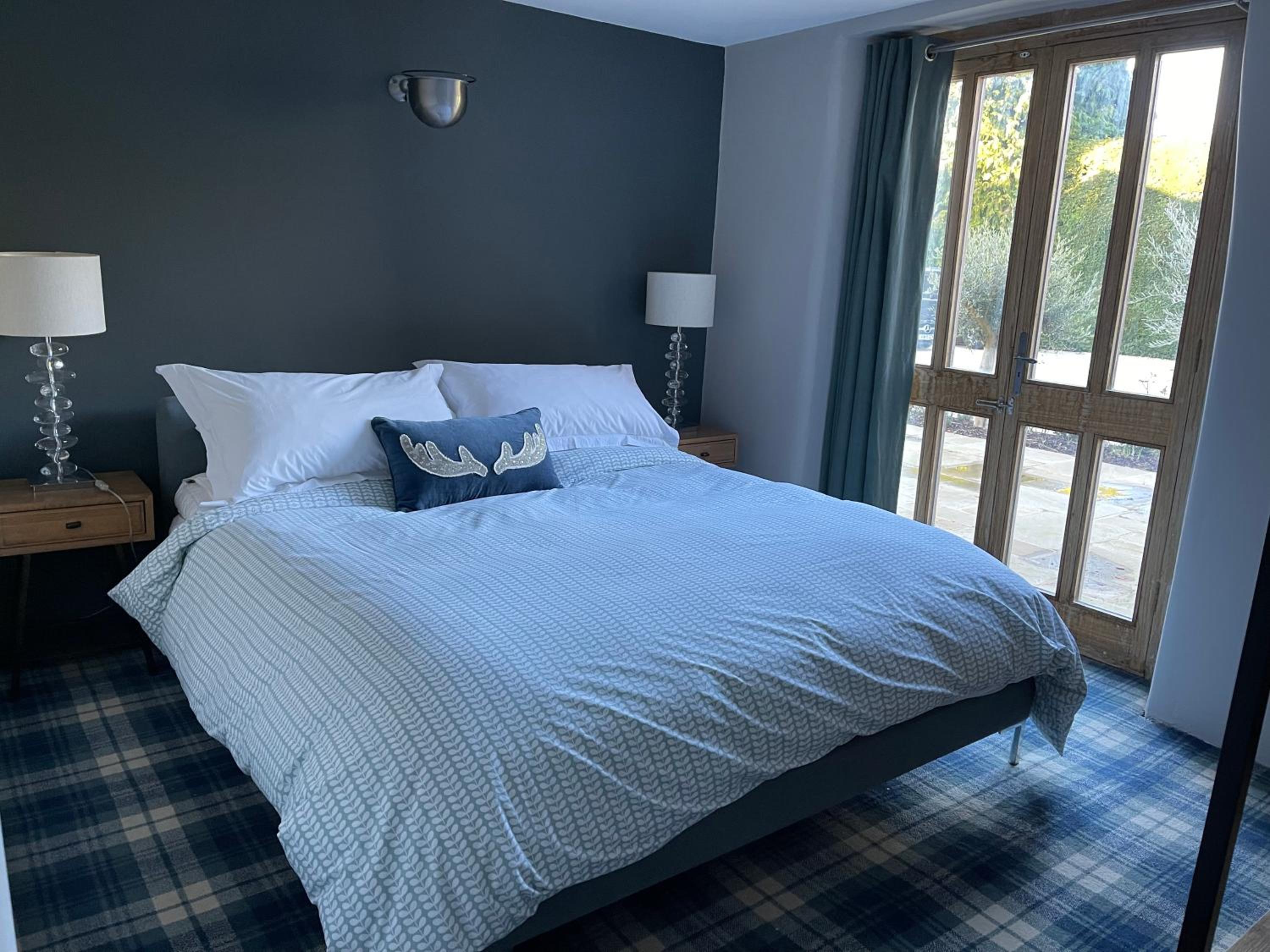 2 bedroom 17th Century Barn with surround sound TV in quiet village near great pubs and walks view 5