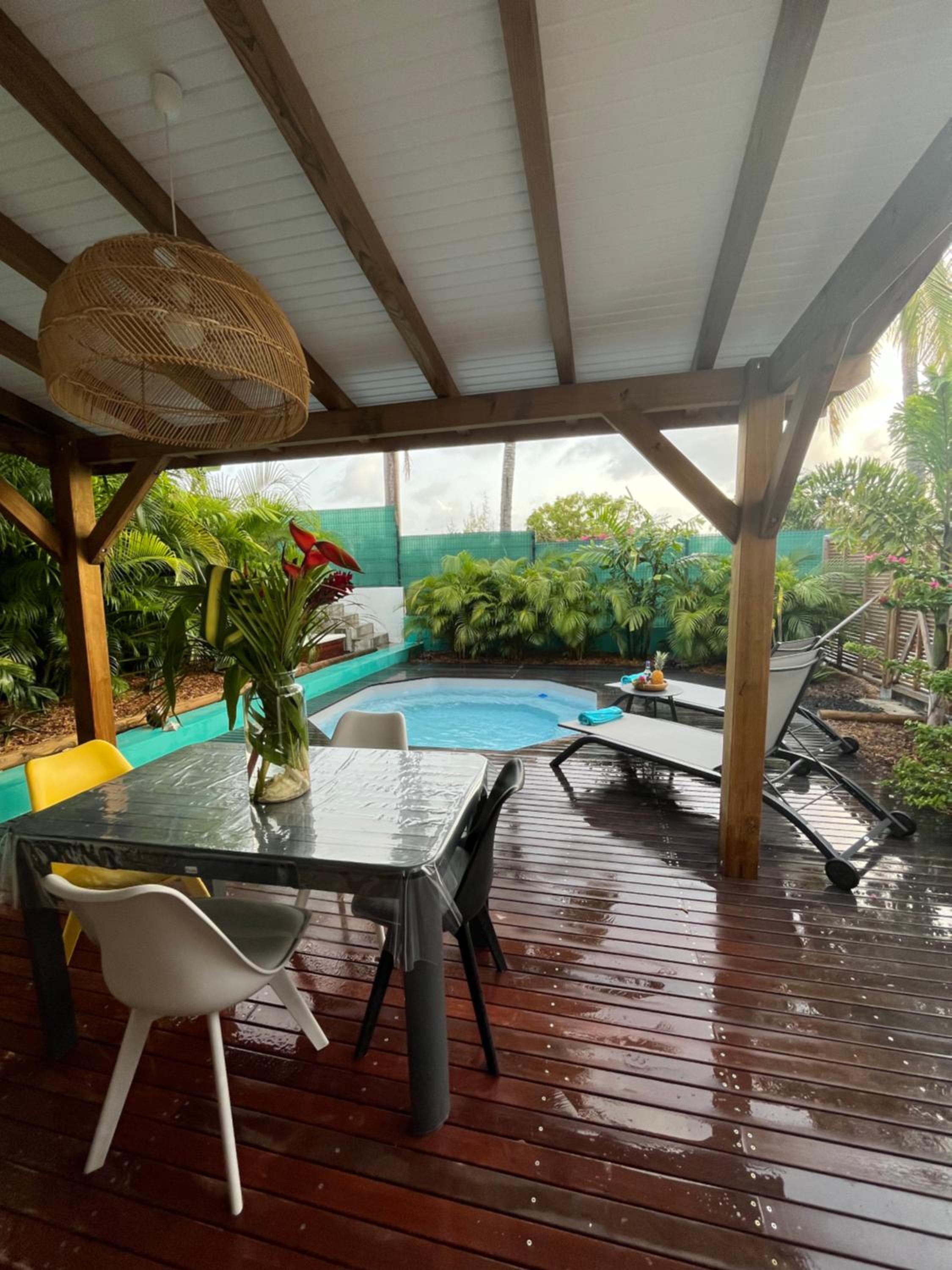 Gîte MAOS piscine et terrasse privée view 2