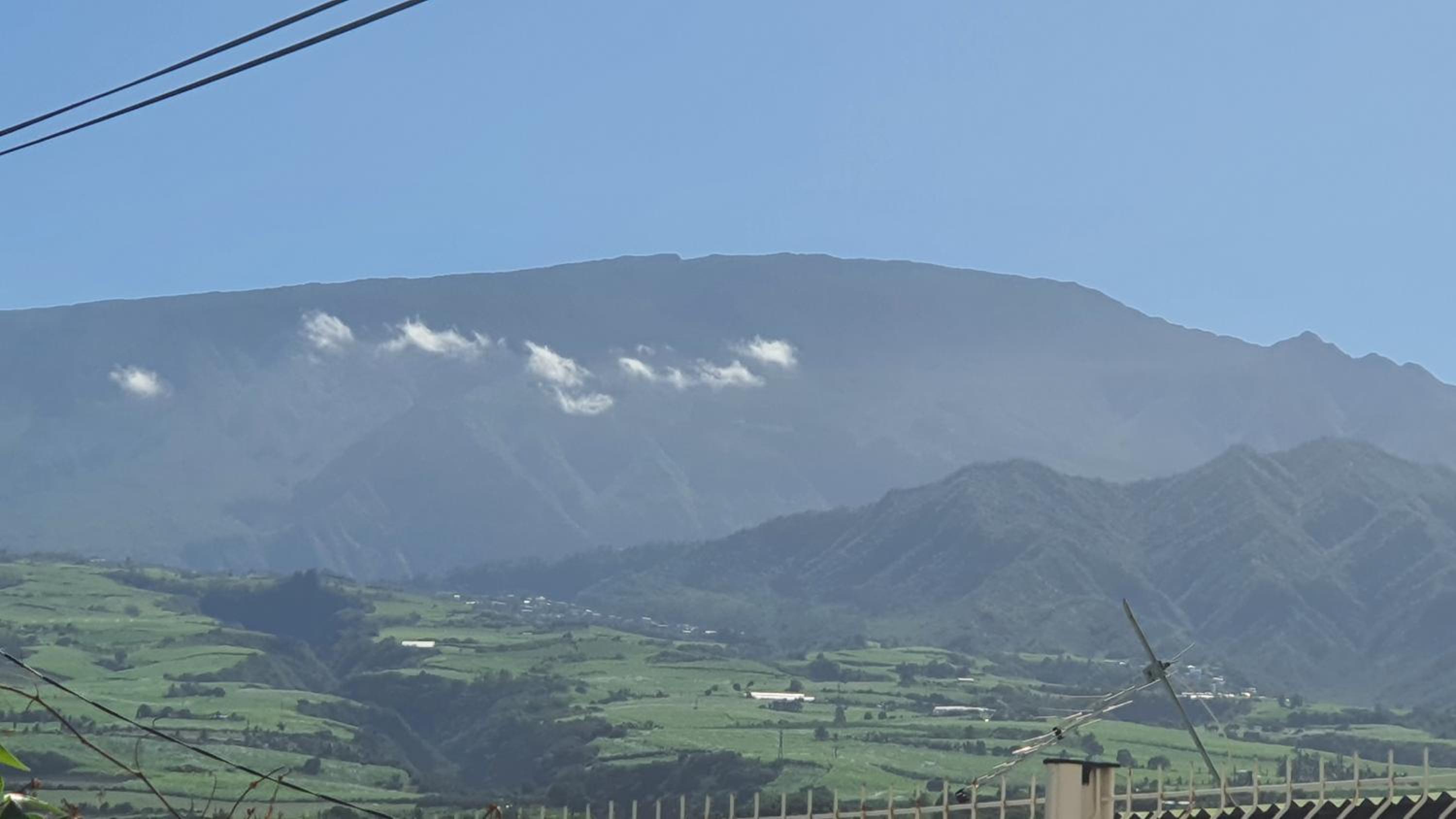 Escale sudiste T2 Vue montagne view 3