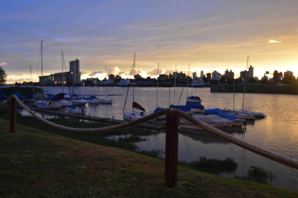 Diseño y confort Monoambiente a pasos del Río!