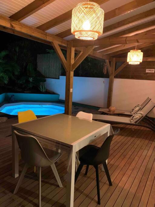 Gîte SOAM, piscine et terrasse privée