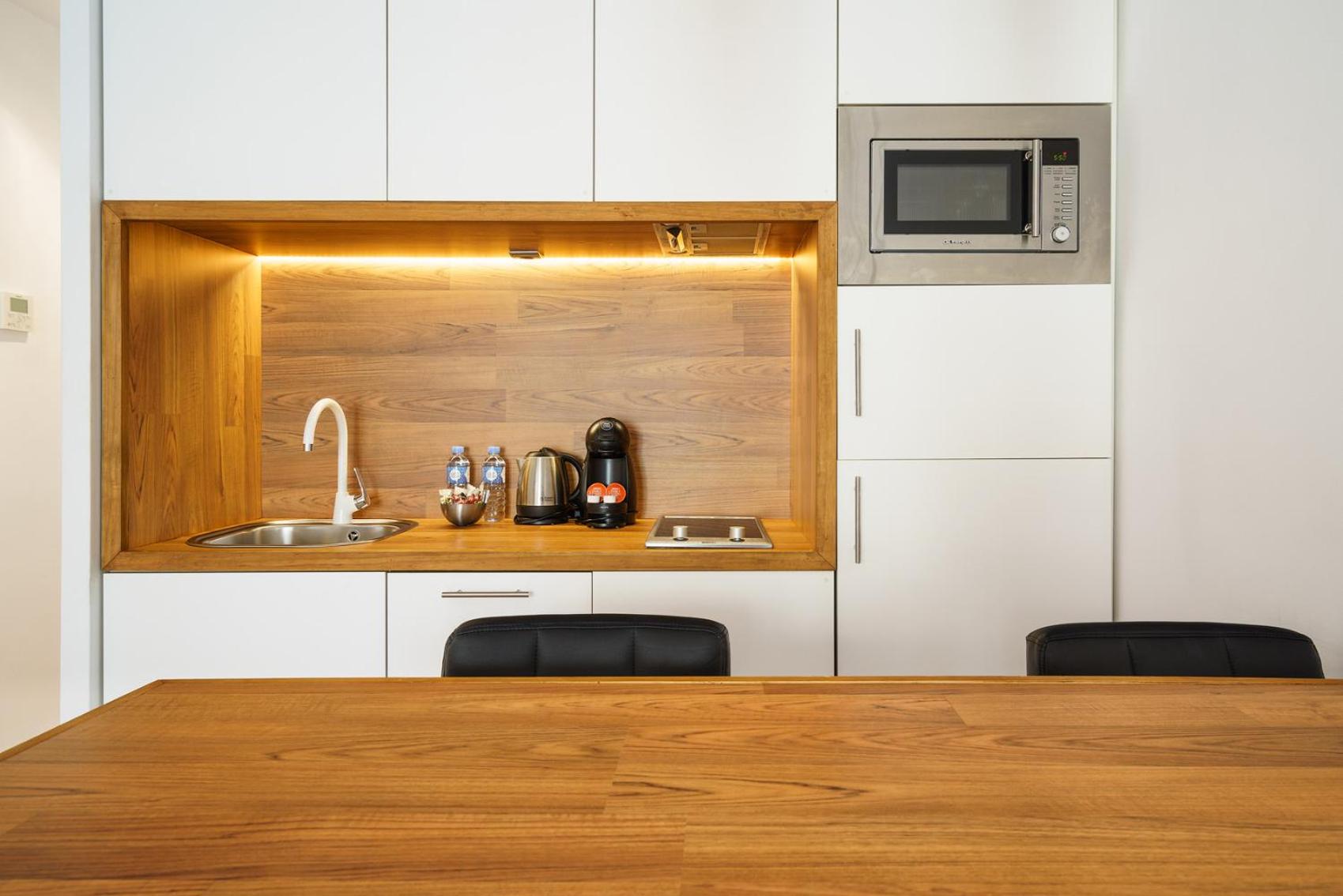 Minimal Rooms by ELE Apartments