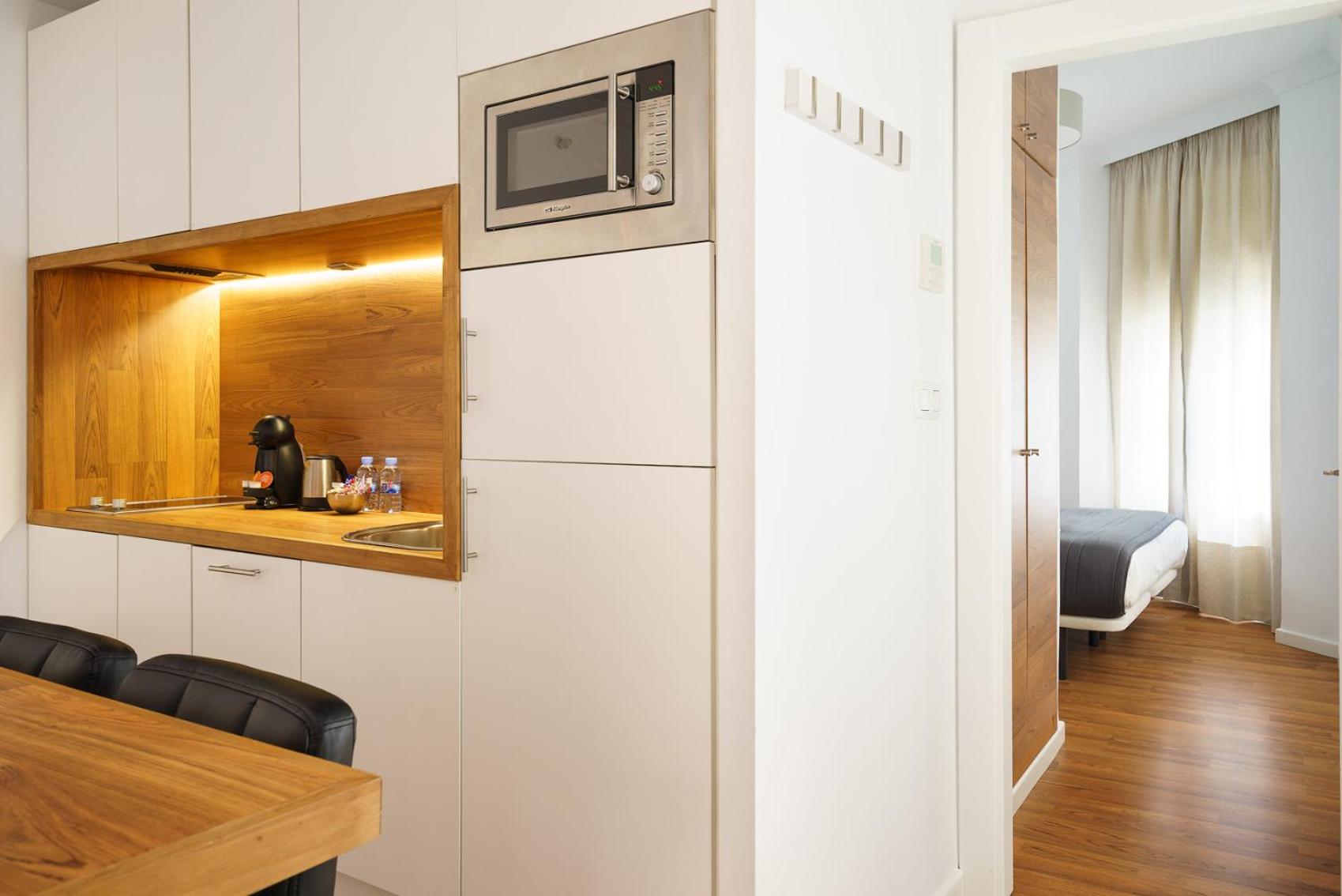 Minimal Rooms by ELE Apartments