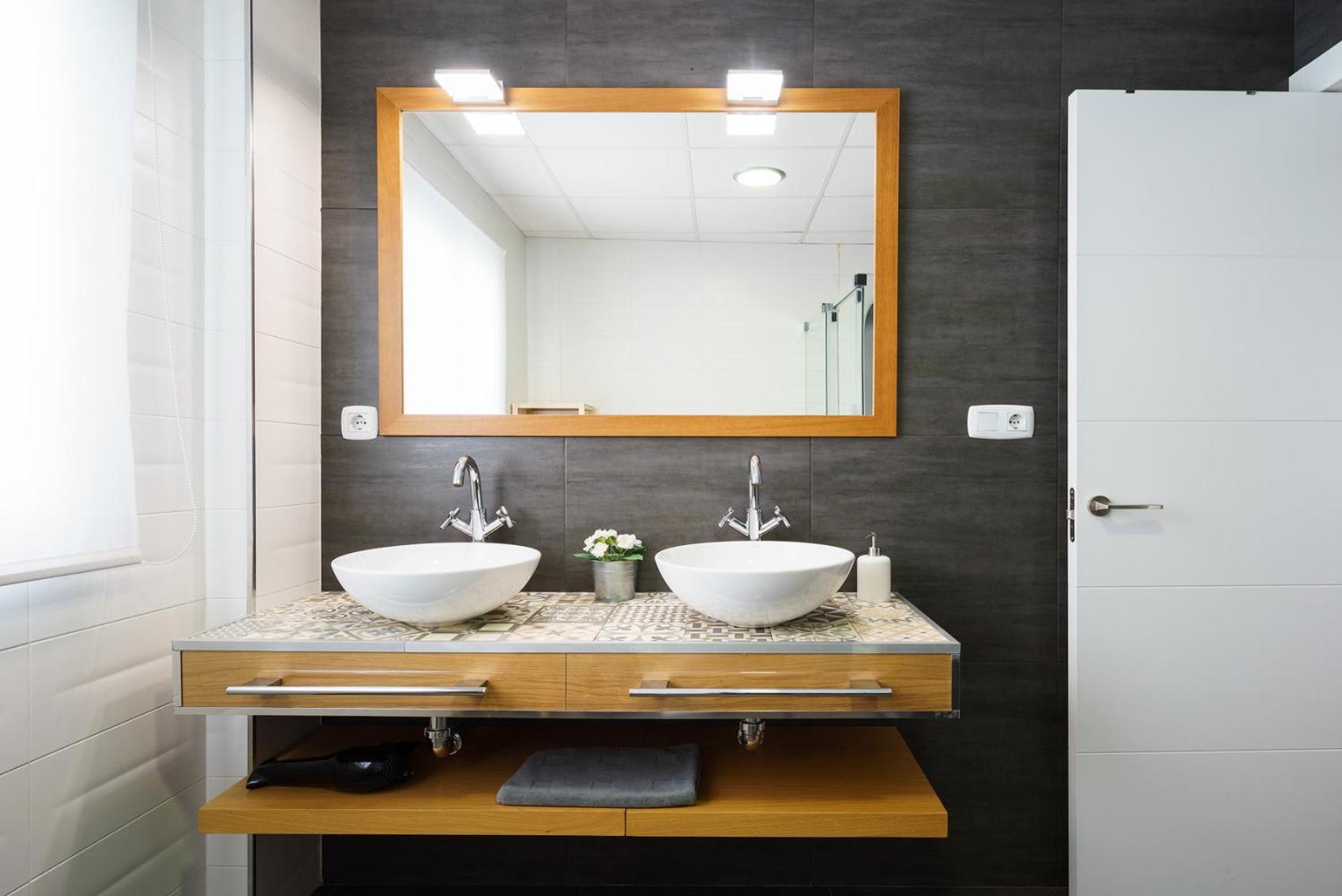 Minimal Rooms by ELE Apartments