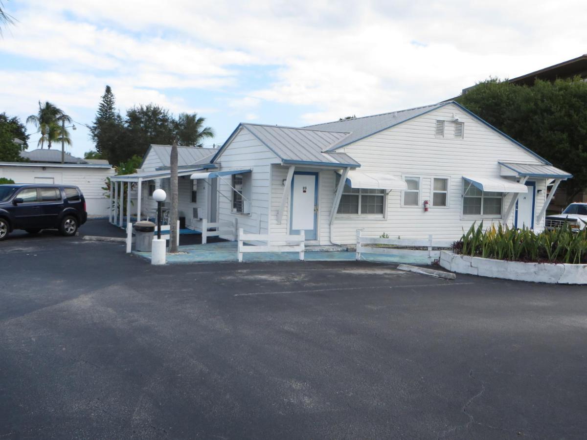 Royal Palms Motel