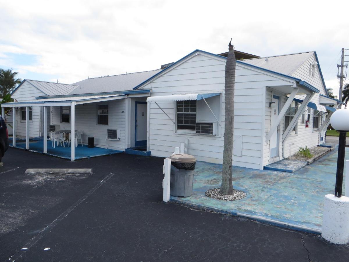 Royal Palms Motel