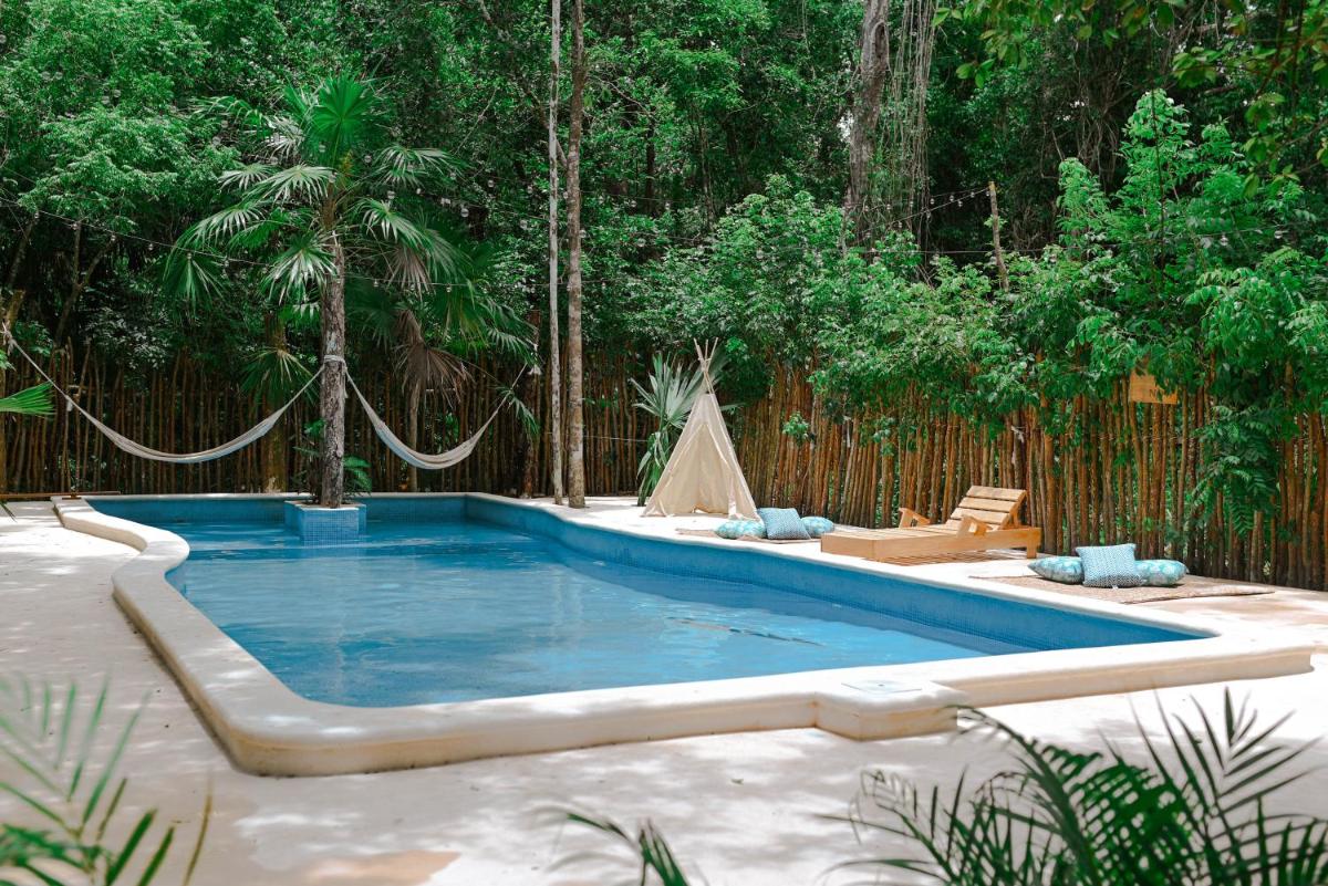 swimming pool