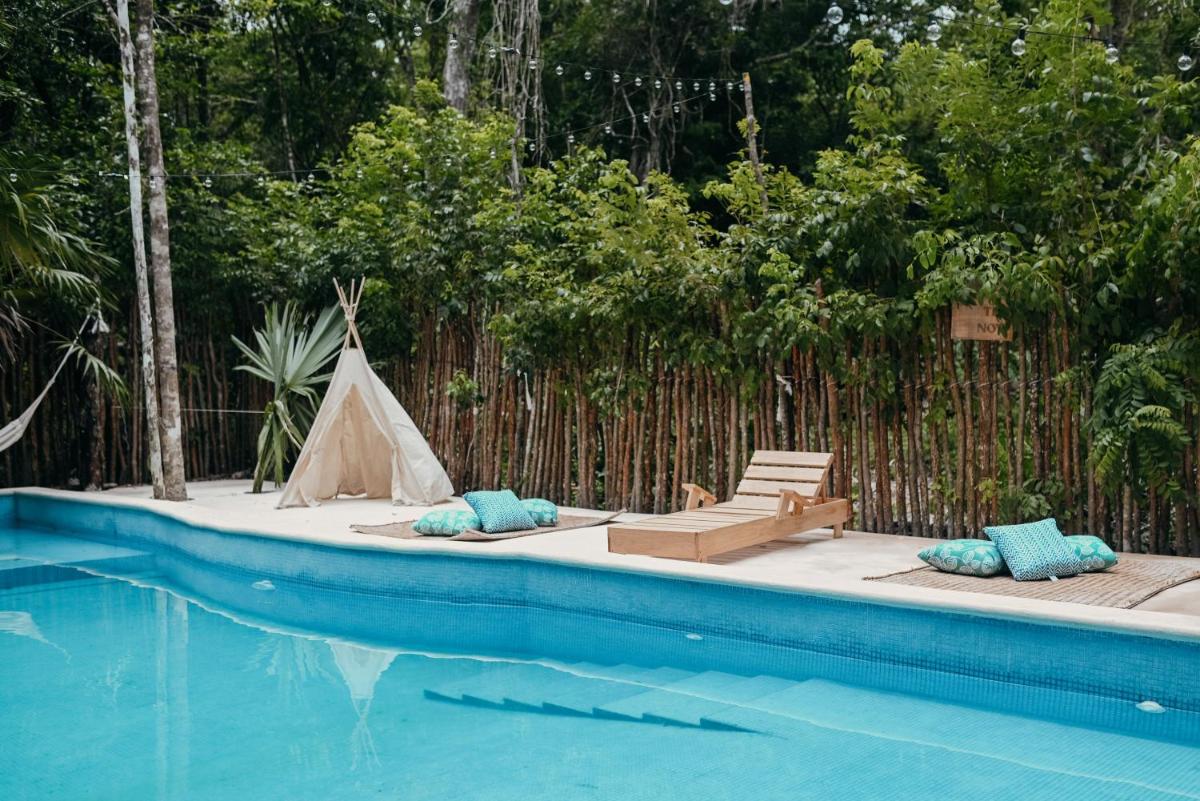 swimming pool