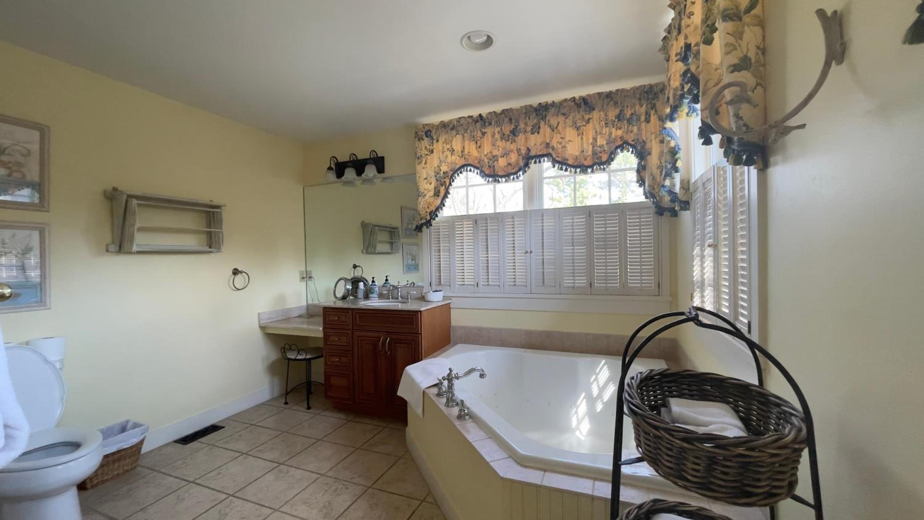 Wayside Inn Bed and Breakfast - Property Image 20