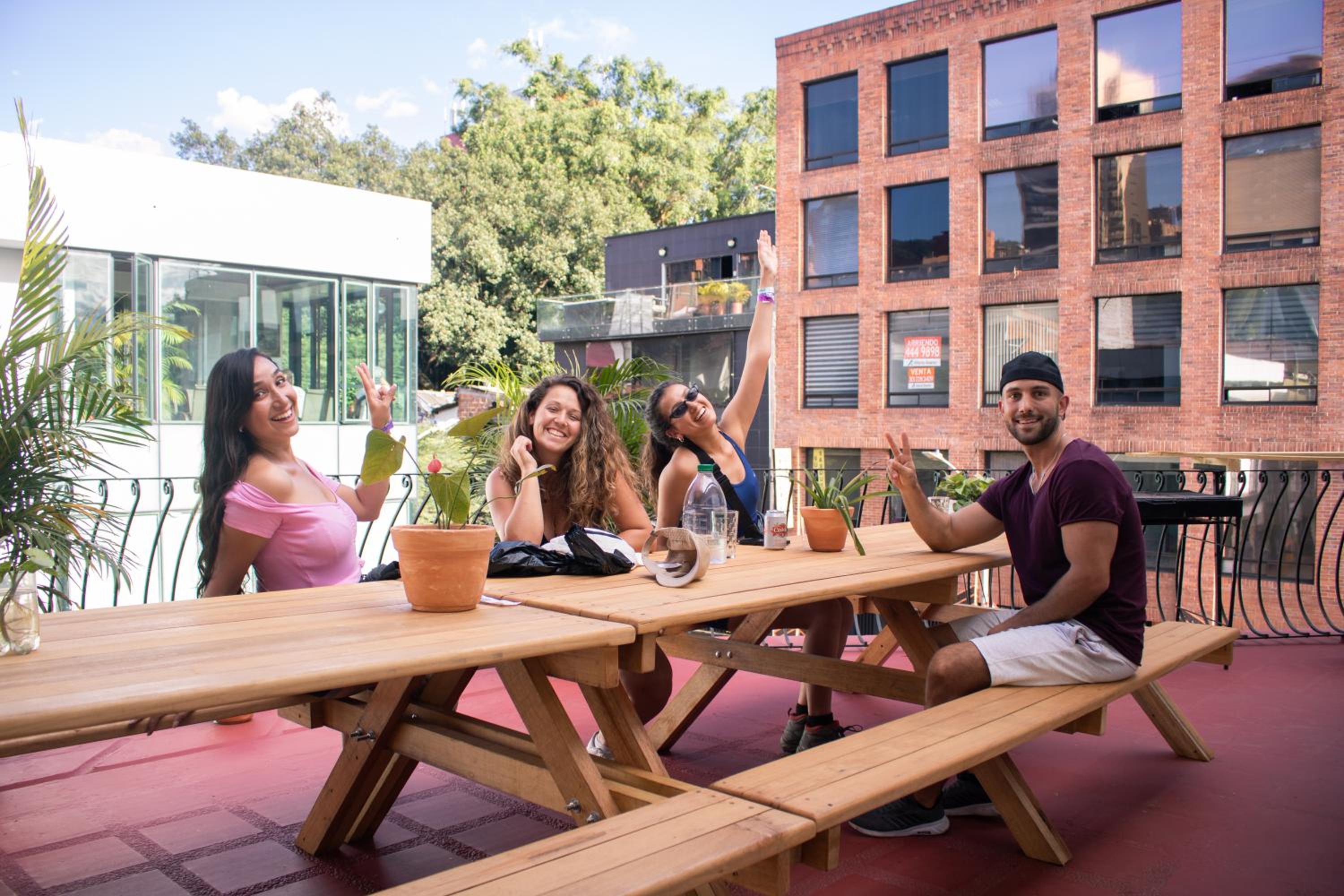 La Familia Hostel - Parque Poblado