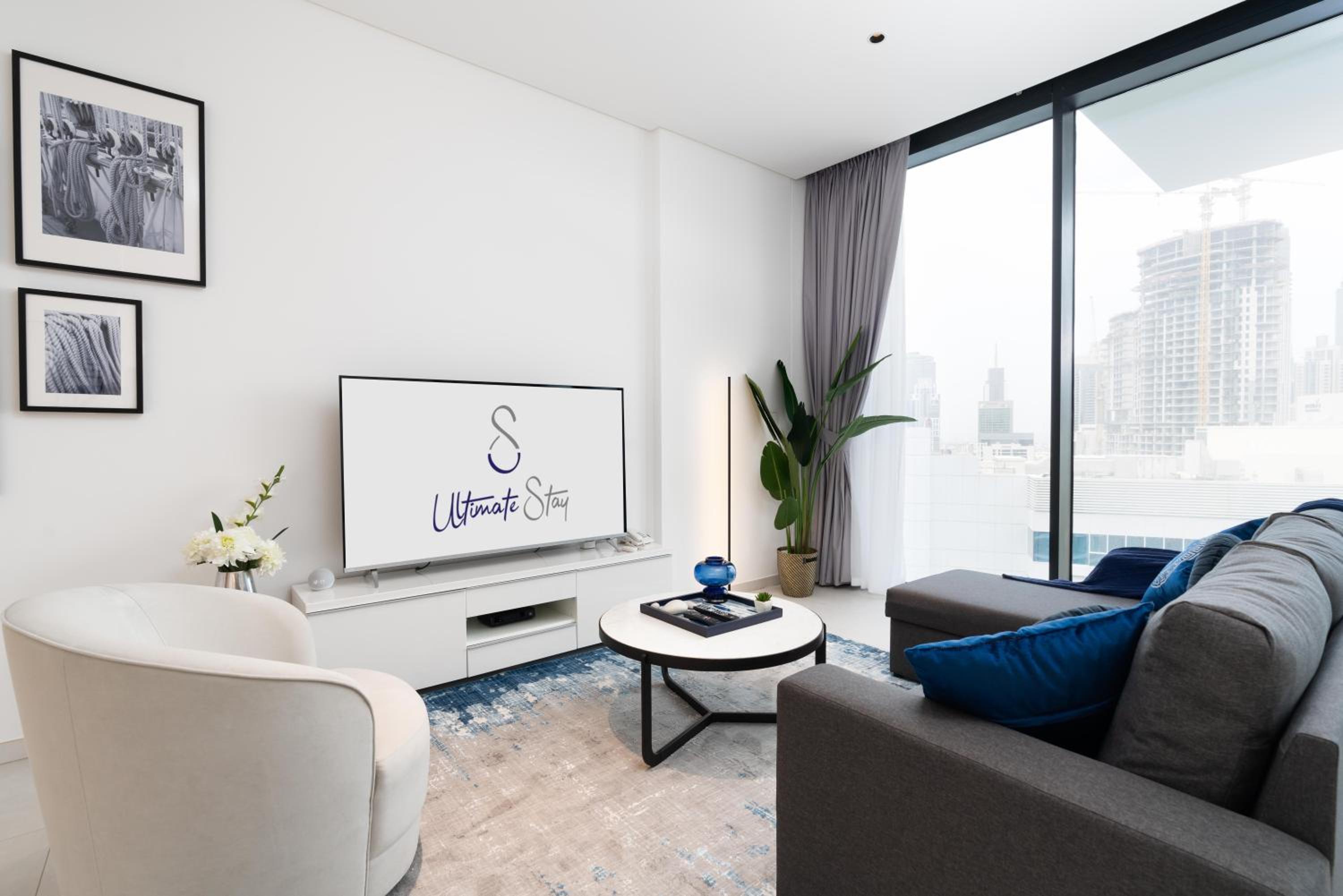 Ultimate Stay / 4 Beds / Burj Khalifa View / Ultra Modern / Business Bay