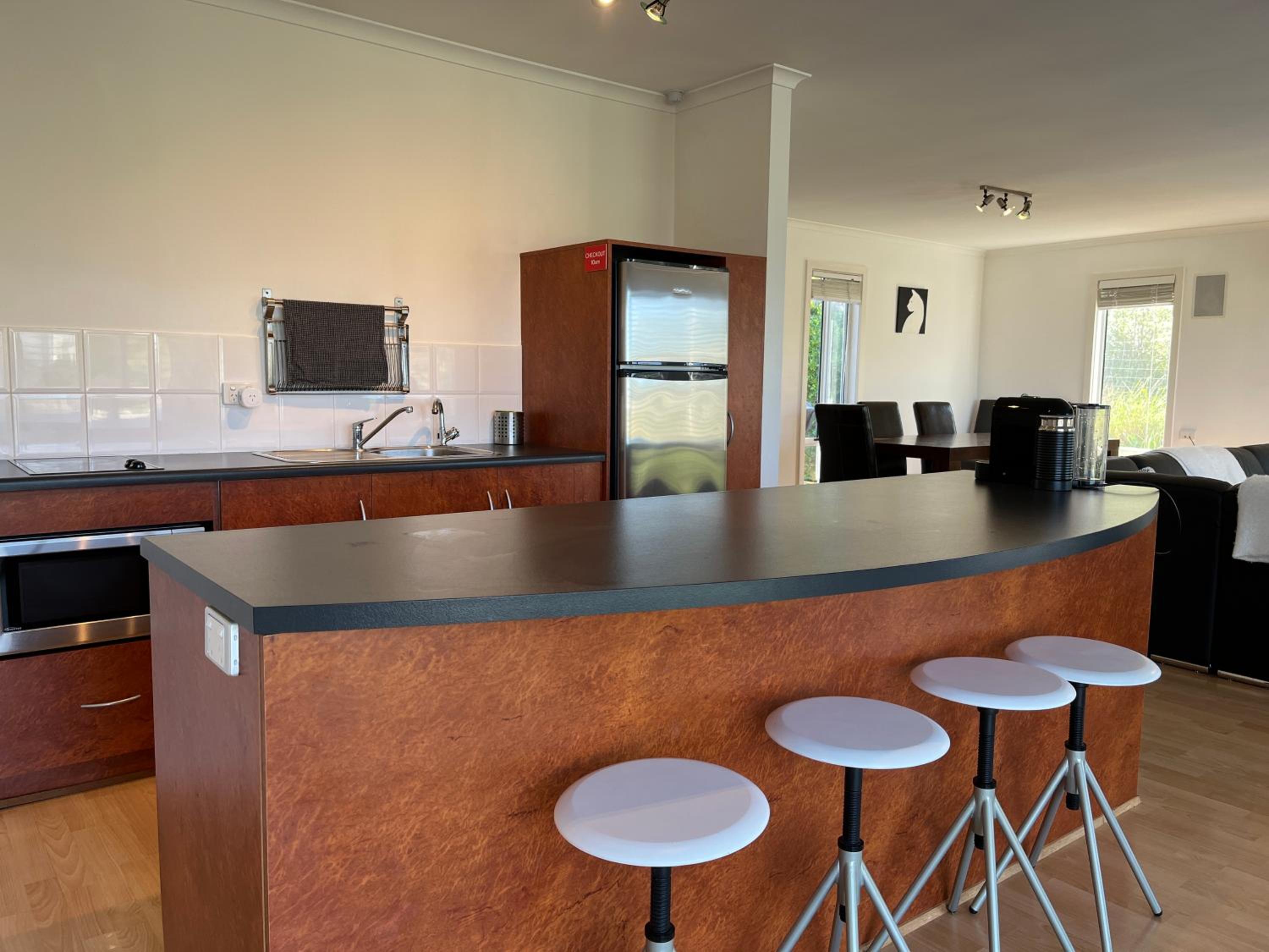 Kangaroo Pause Holiday home at Clayton Bay