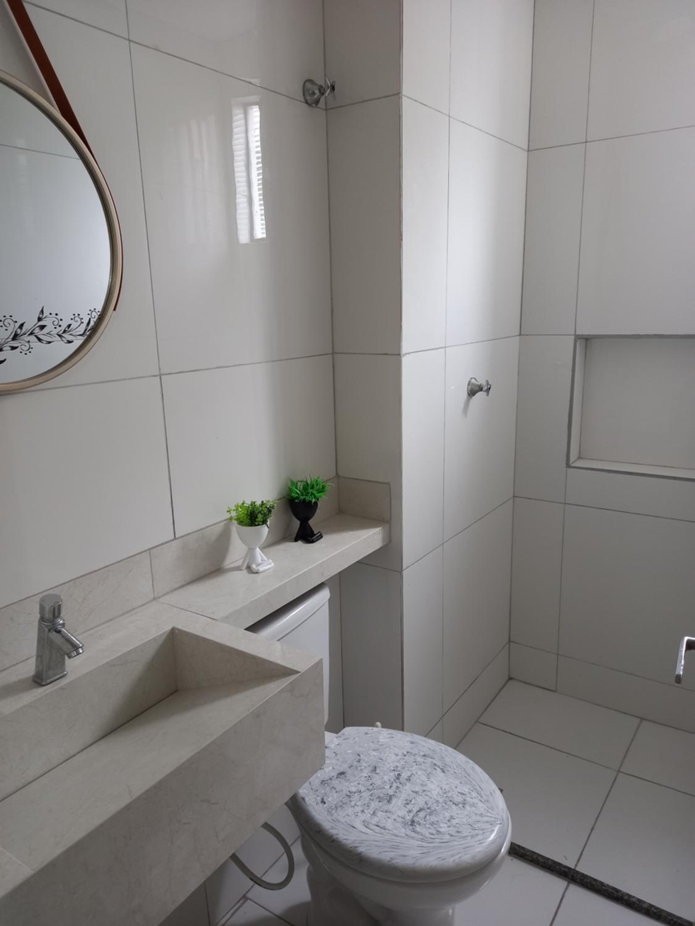 Apartamento, Zona Leste, ótima localização.