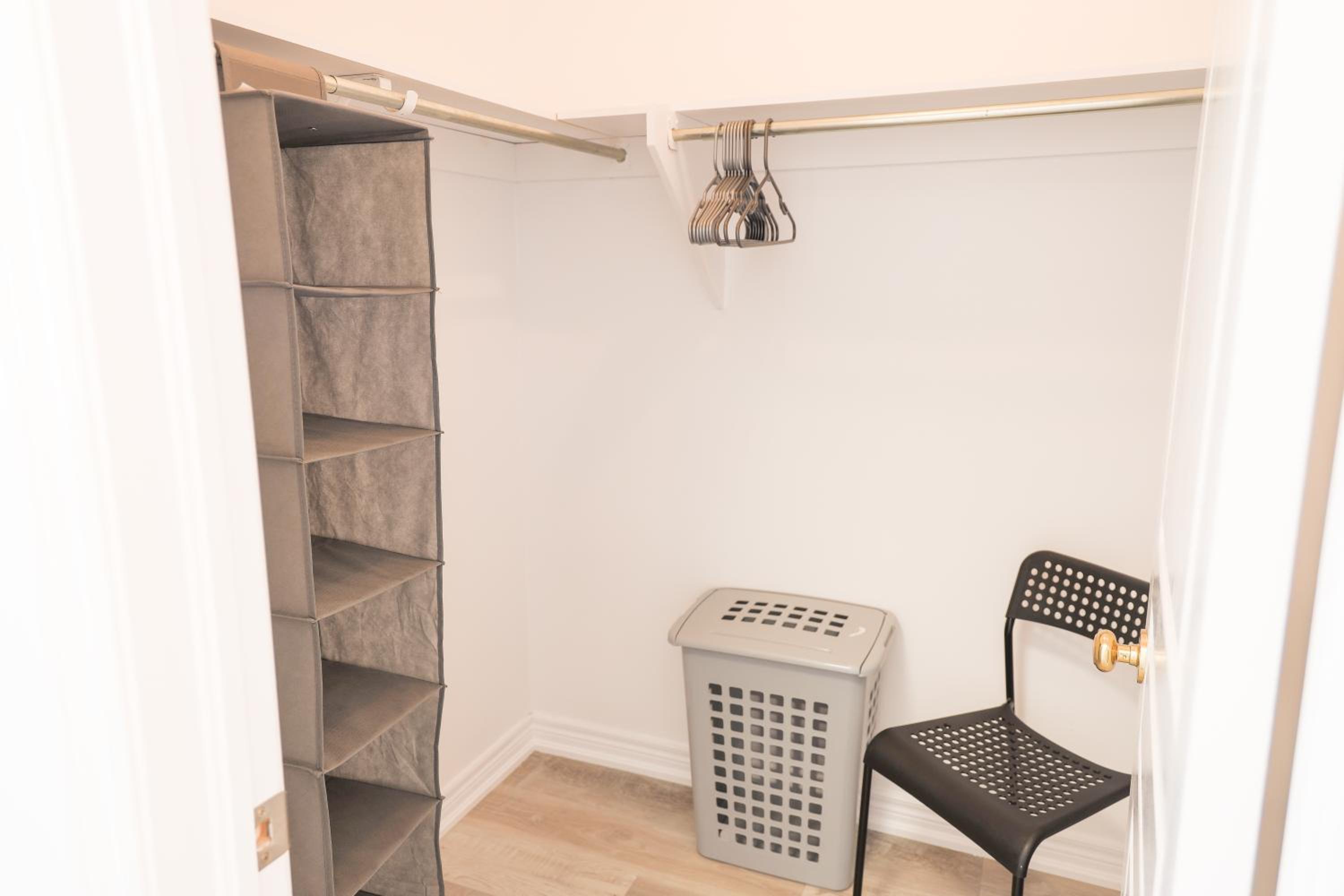 Family-Friendly Boho Stay - Sleeps 10 - Near the Falls