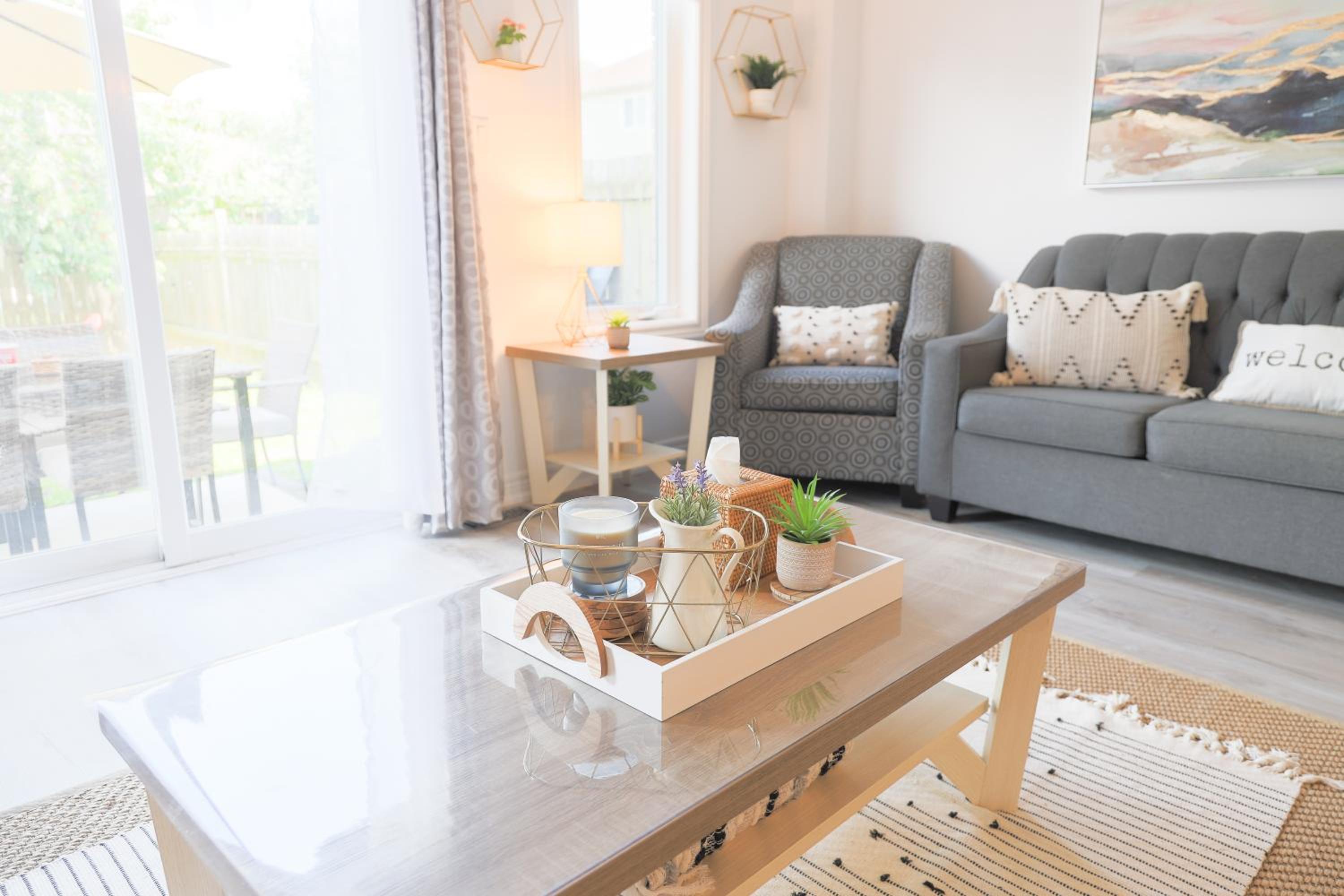Family-Friendly Boho Stay - Sleeps 10 - Near the Falls