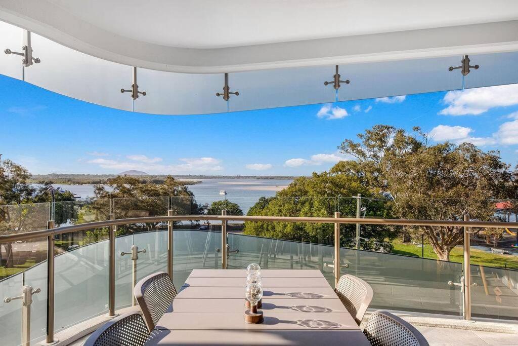 Hotel Seaside Escape@ The Cosmopolitan Unit 10406