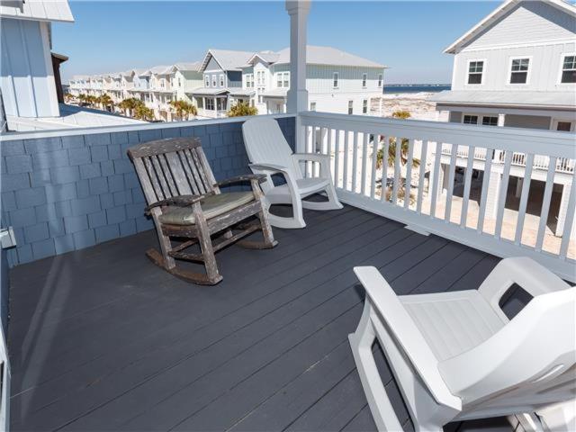 Sea View Play home view 5