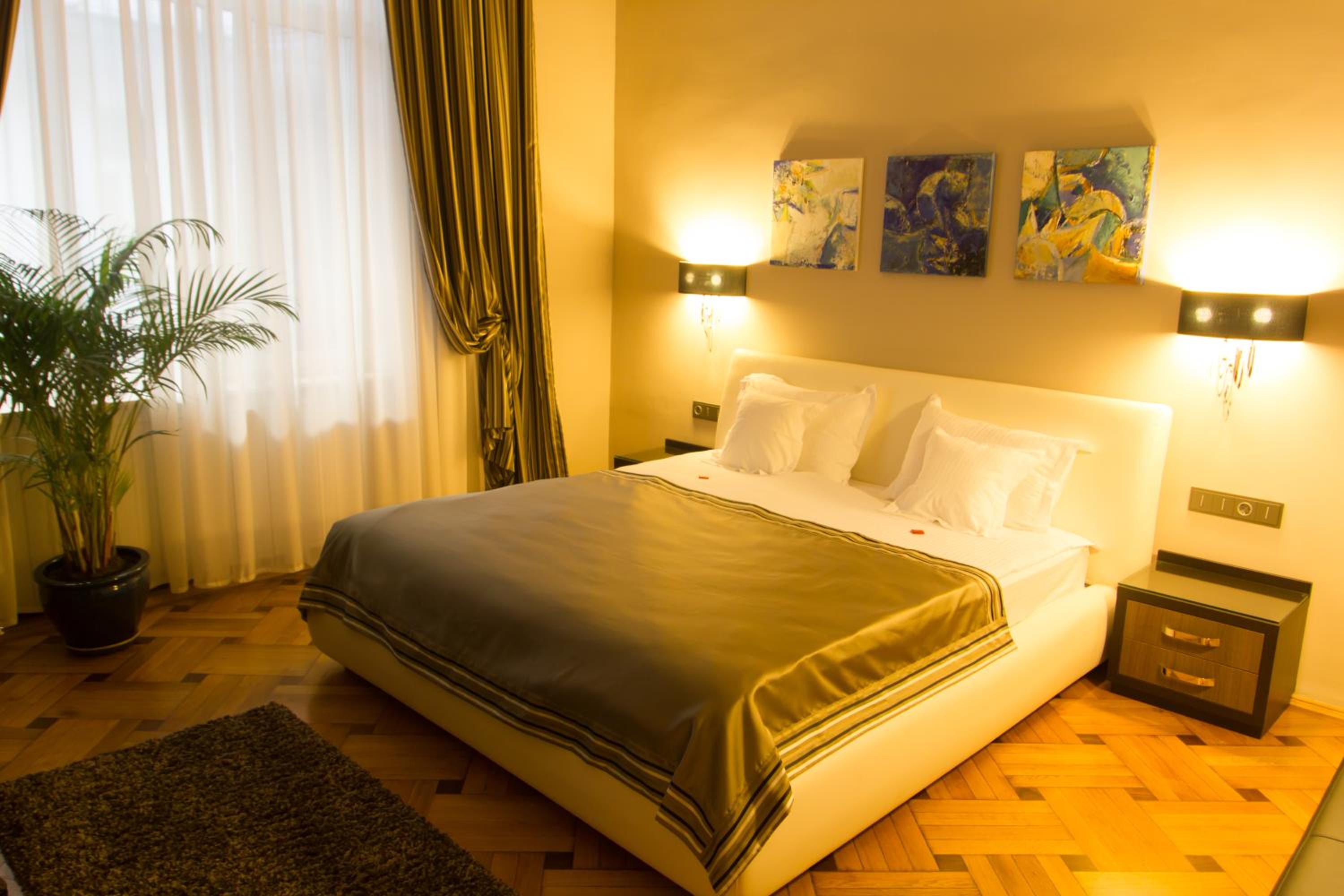 Matei Corvin Deluxe Apartment