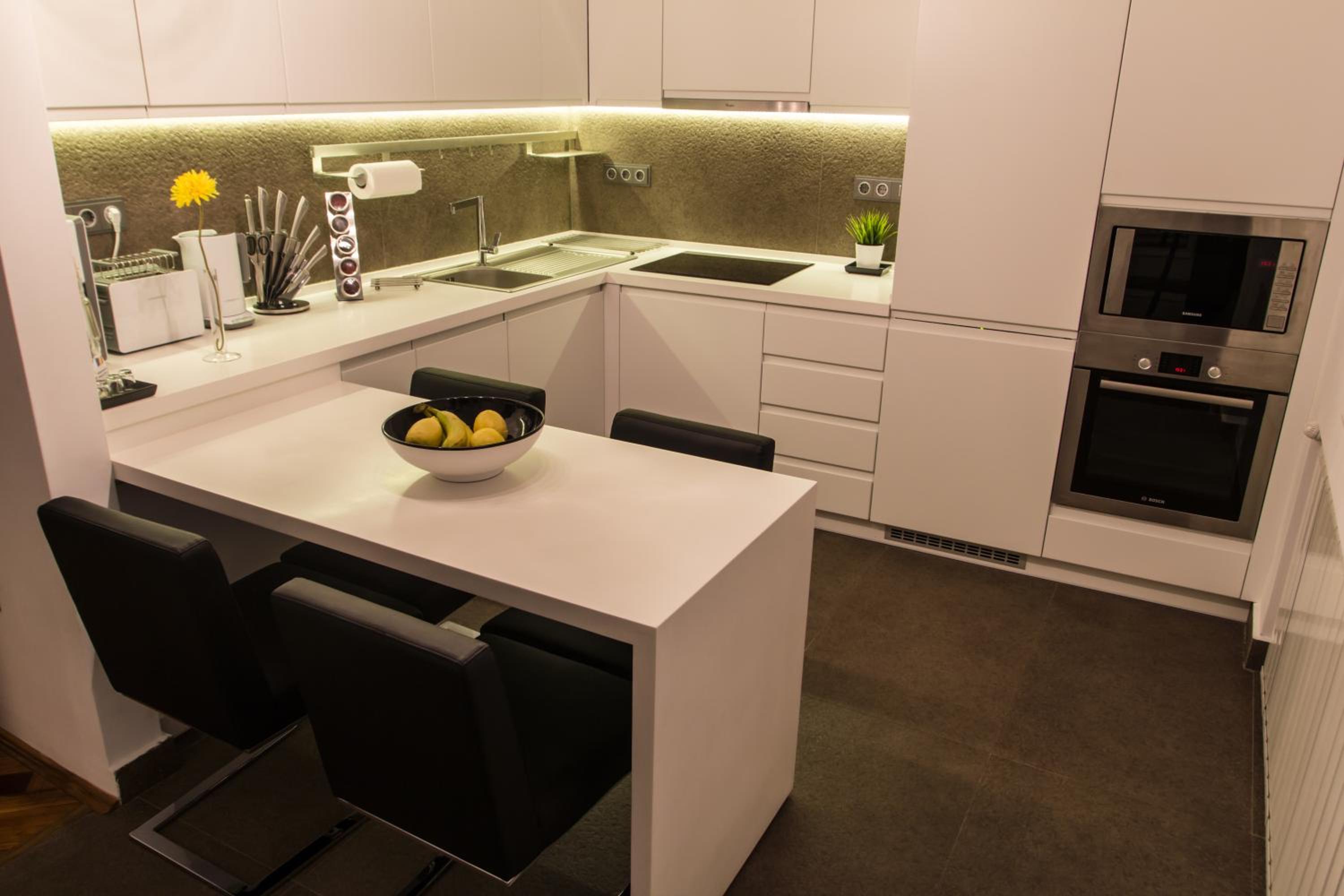 Matei Corvin Deluxe Apartment
