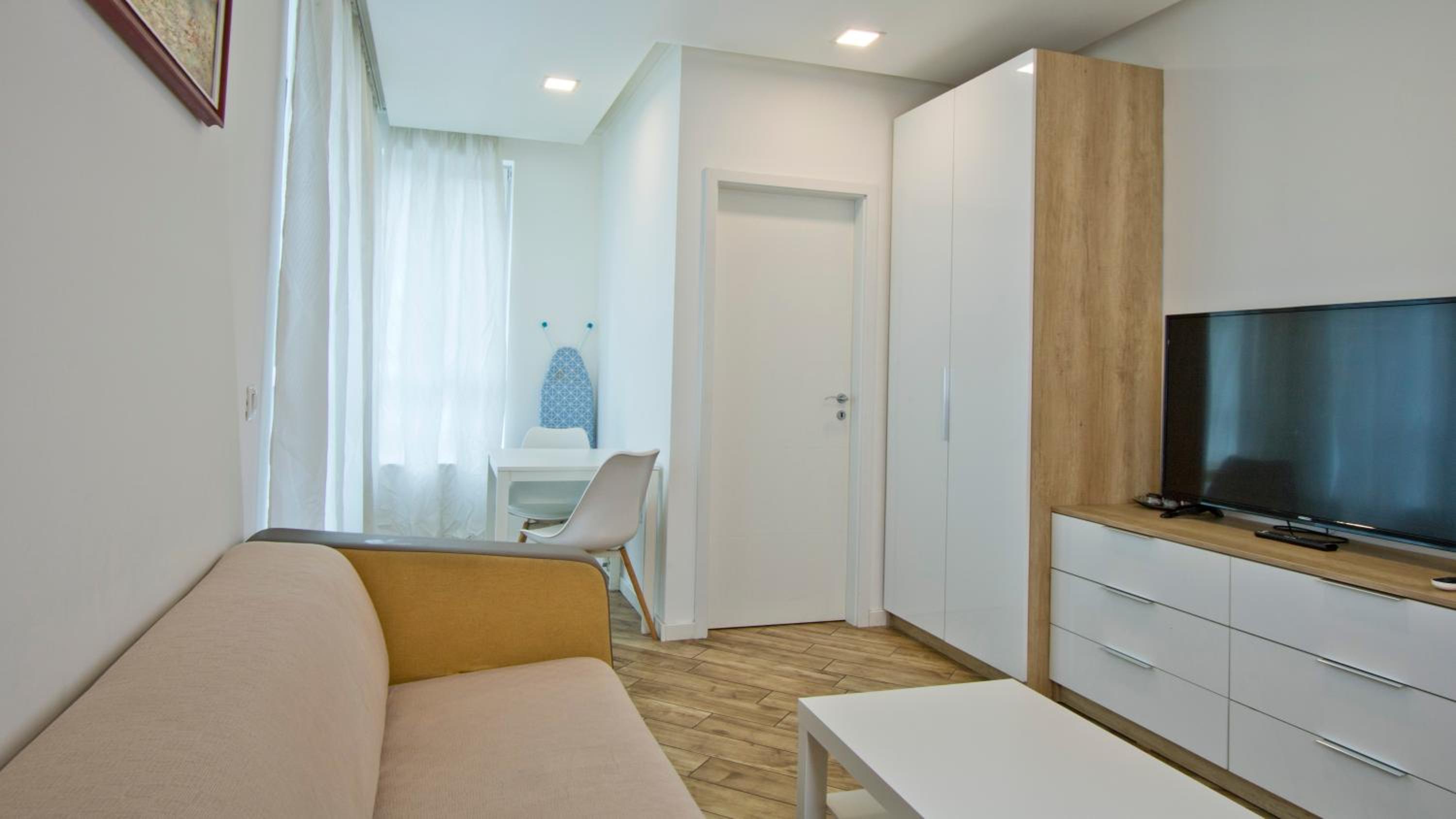 Colonel apartment dream view 5