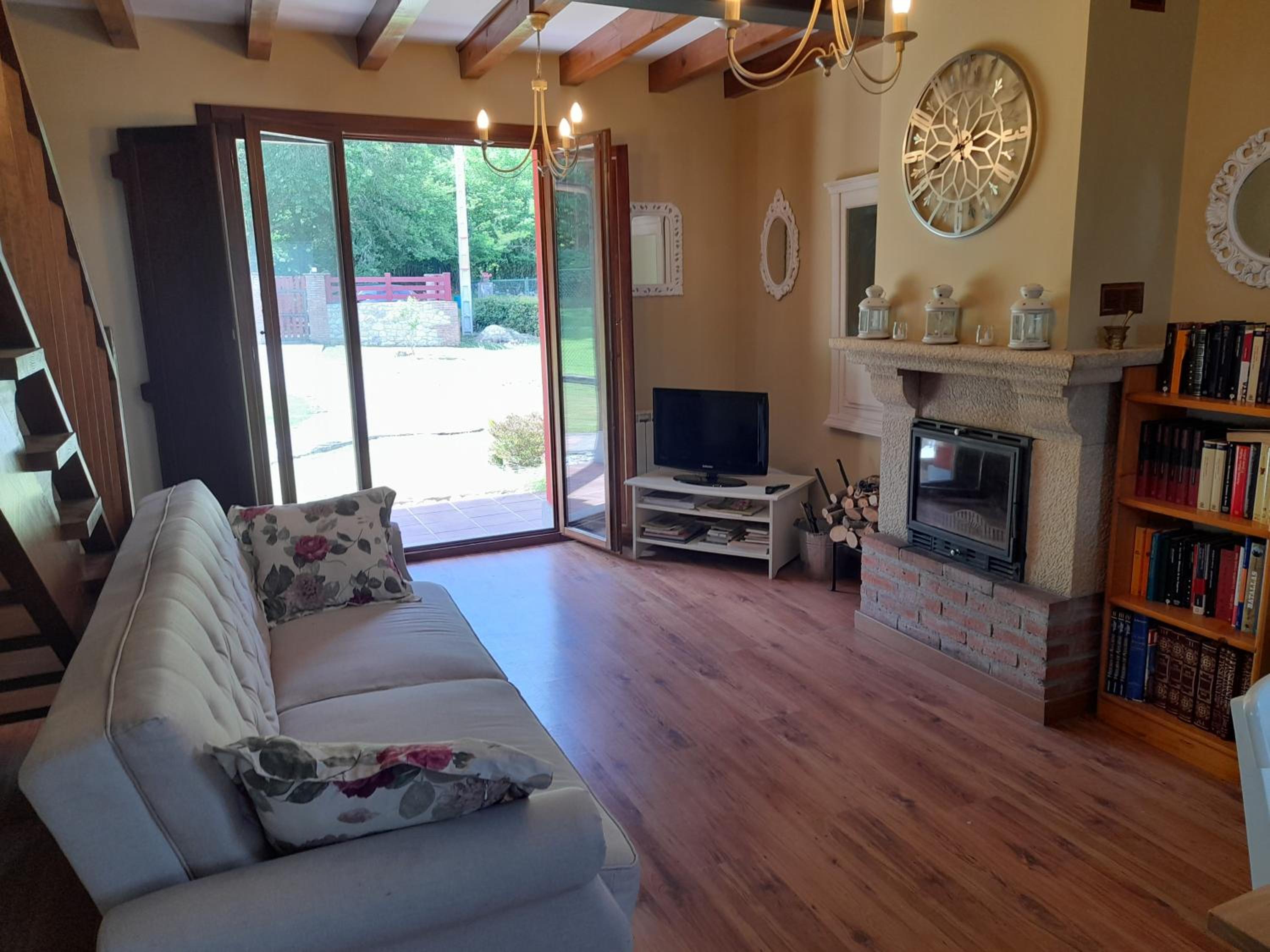 Gestiona2R - Casa Camelia con jardin, ideal familias