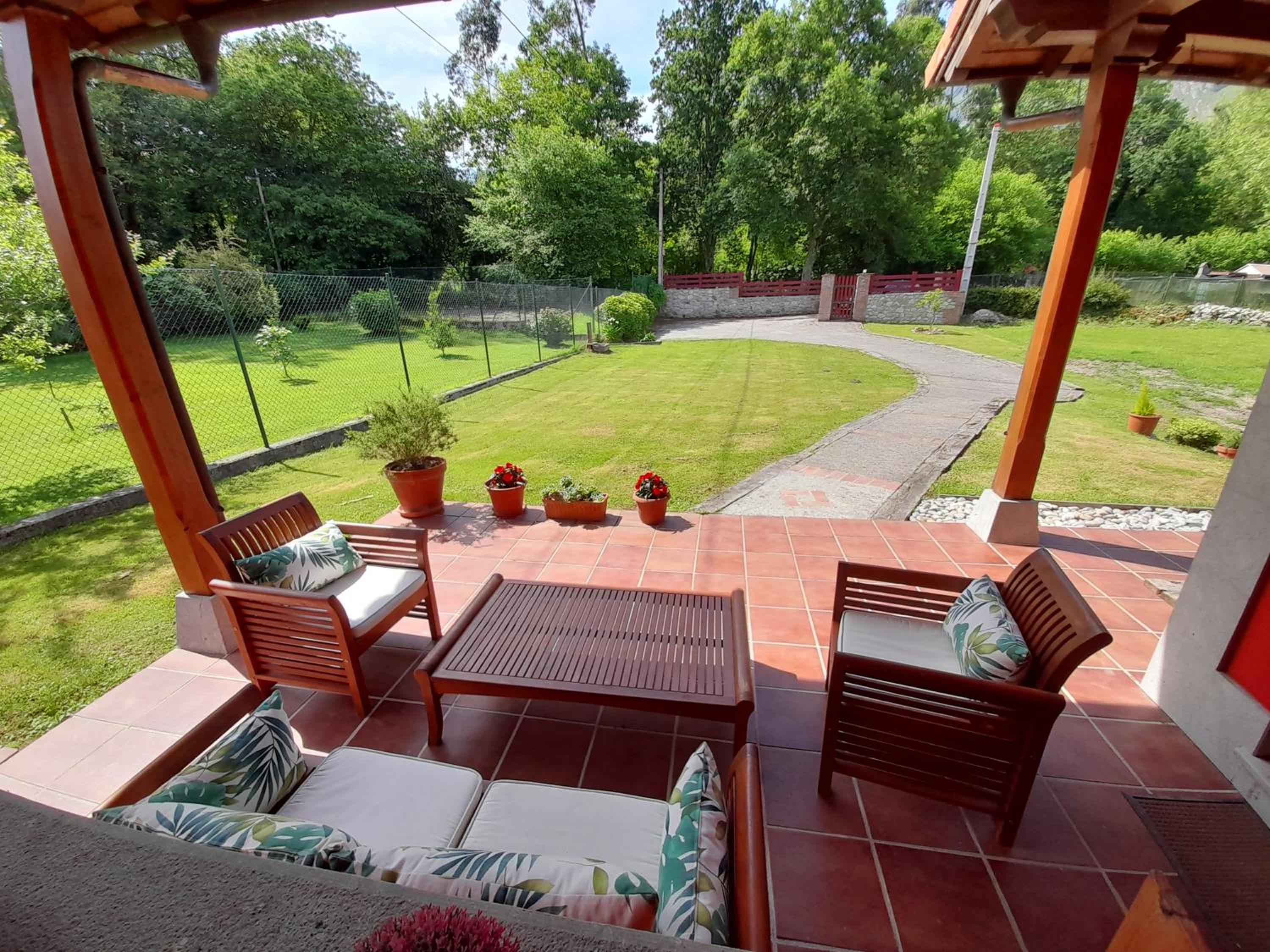 Gestiona2R - Casa Camelia con jardin, ideal familias