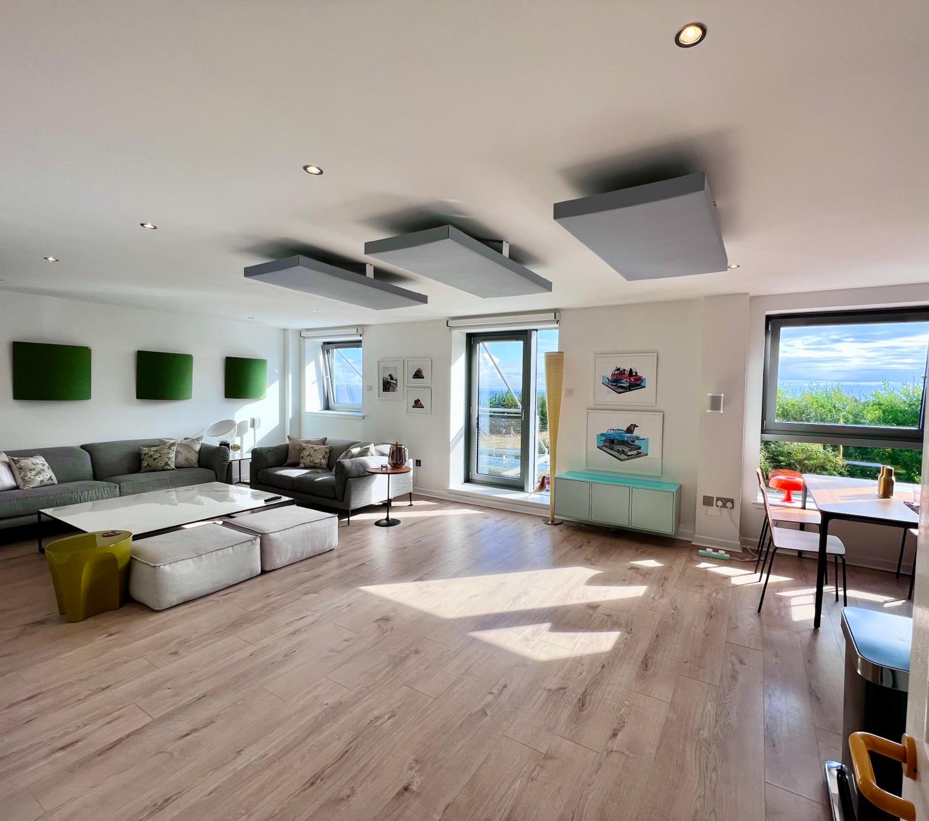 Beautiful modern sea-side apartment in the city view 2
