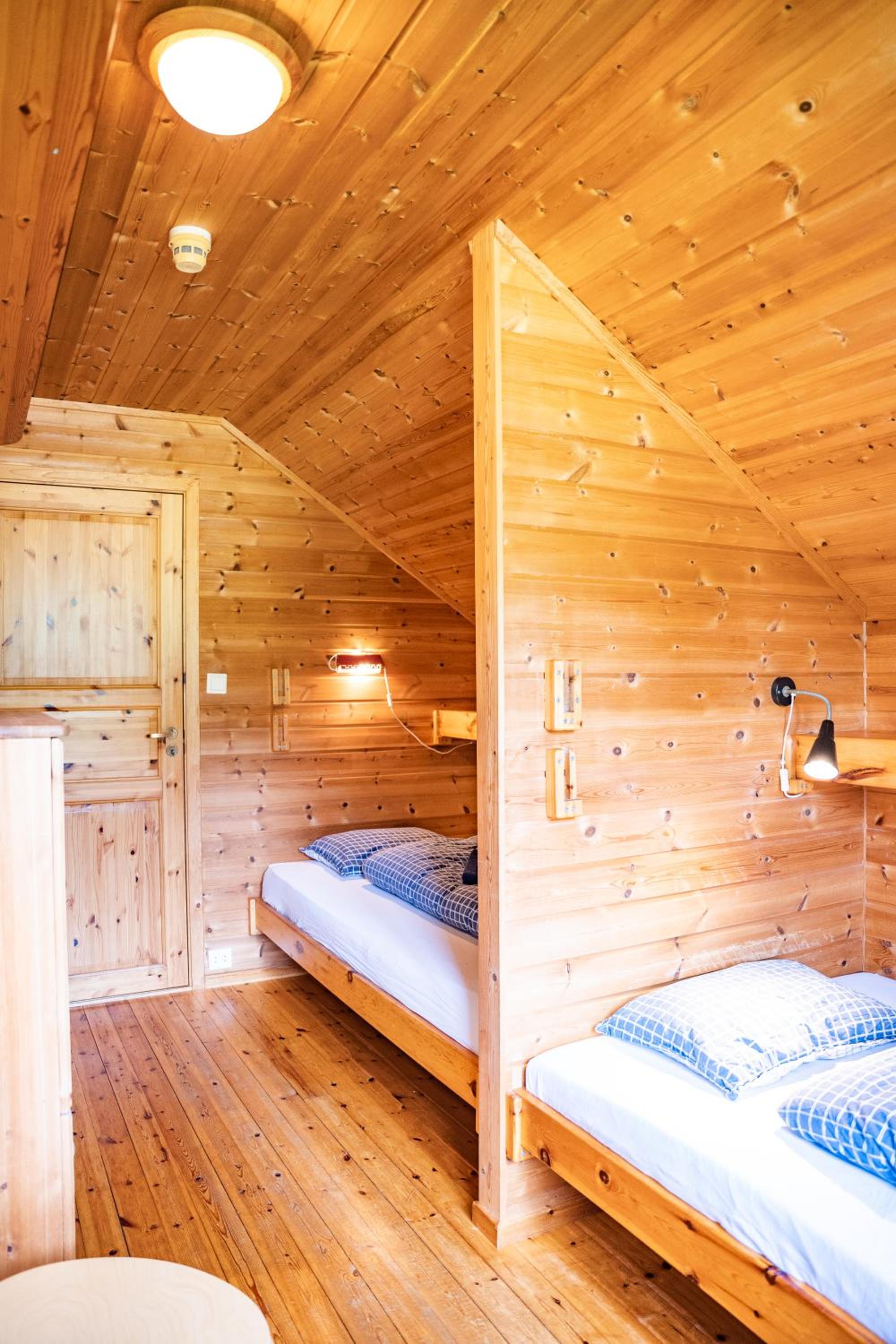 Guesthouse / Huskyfarm Innset view 4