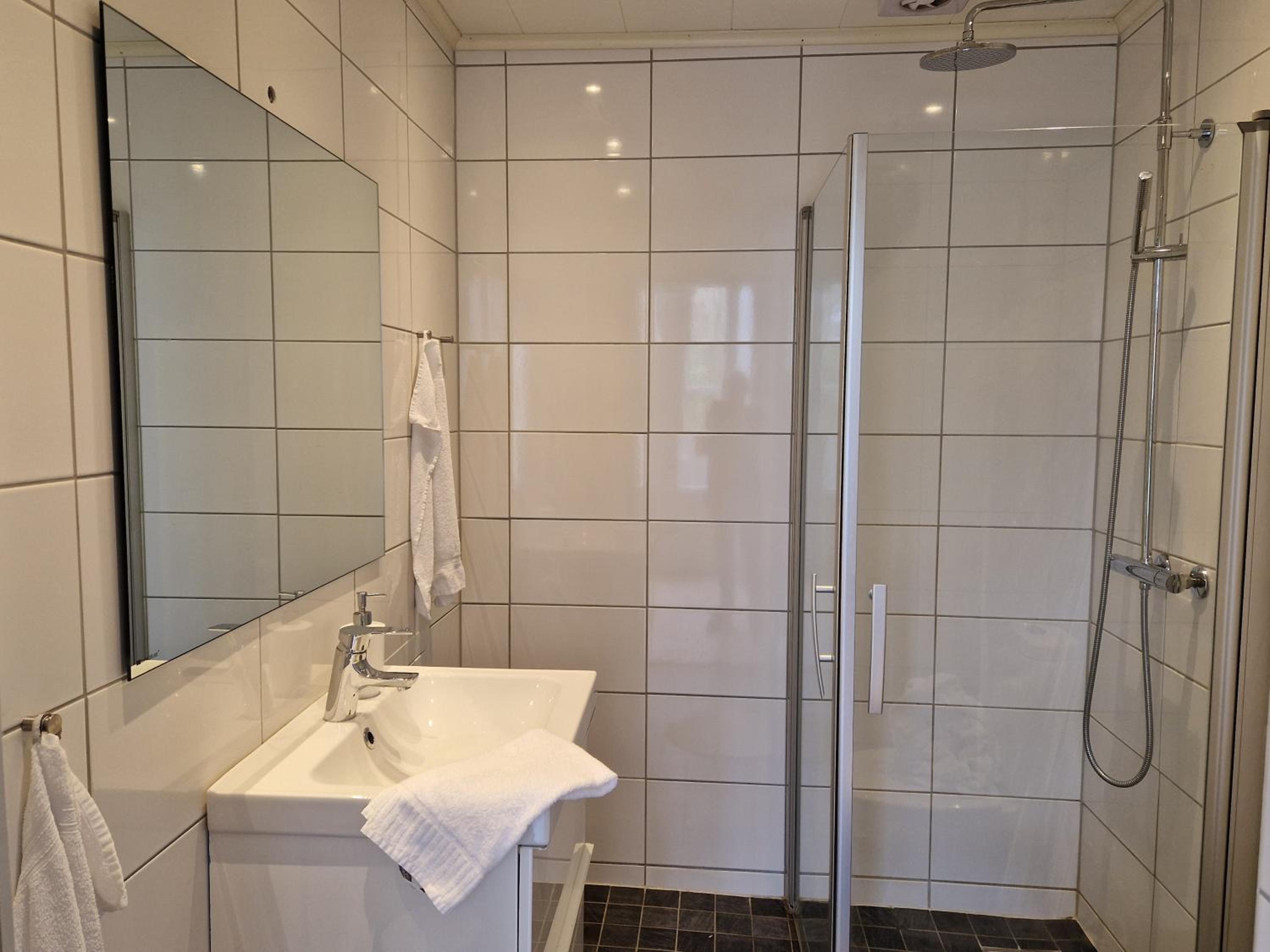 Photo 33