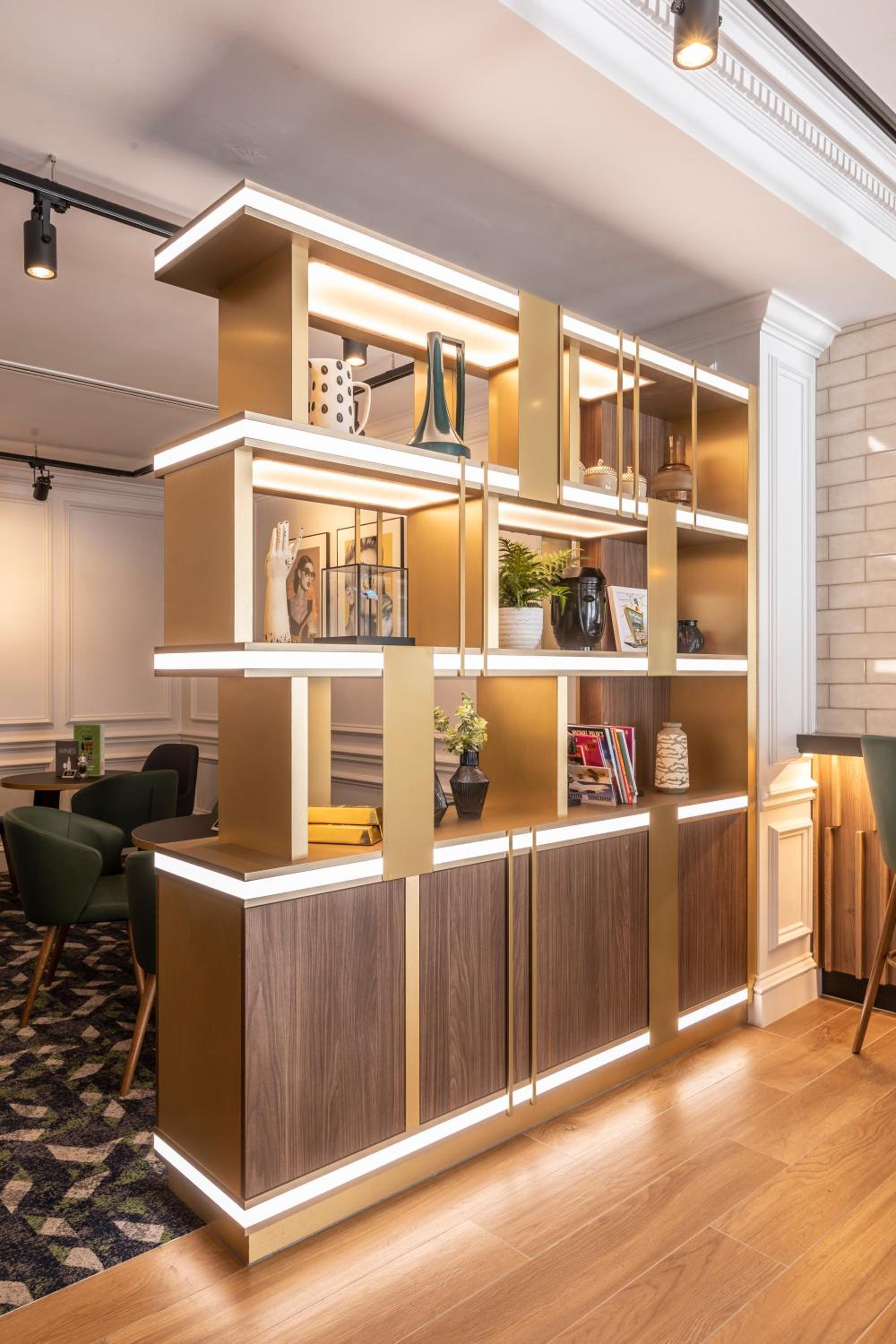 Guildford Vacations - Holiday Inn Guildford, an IHG Hotel - Property Image 12