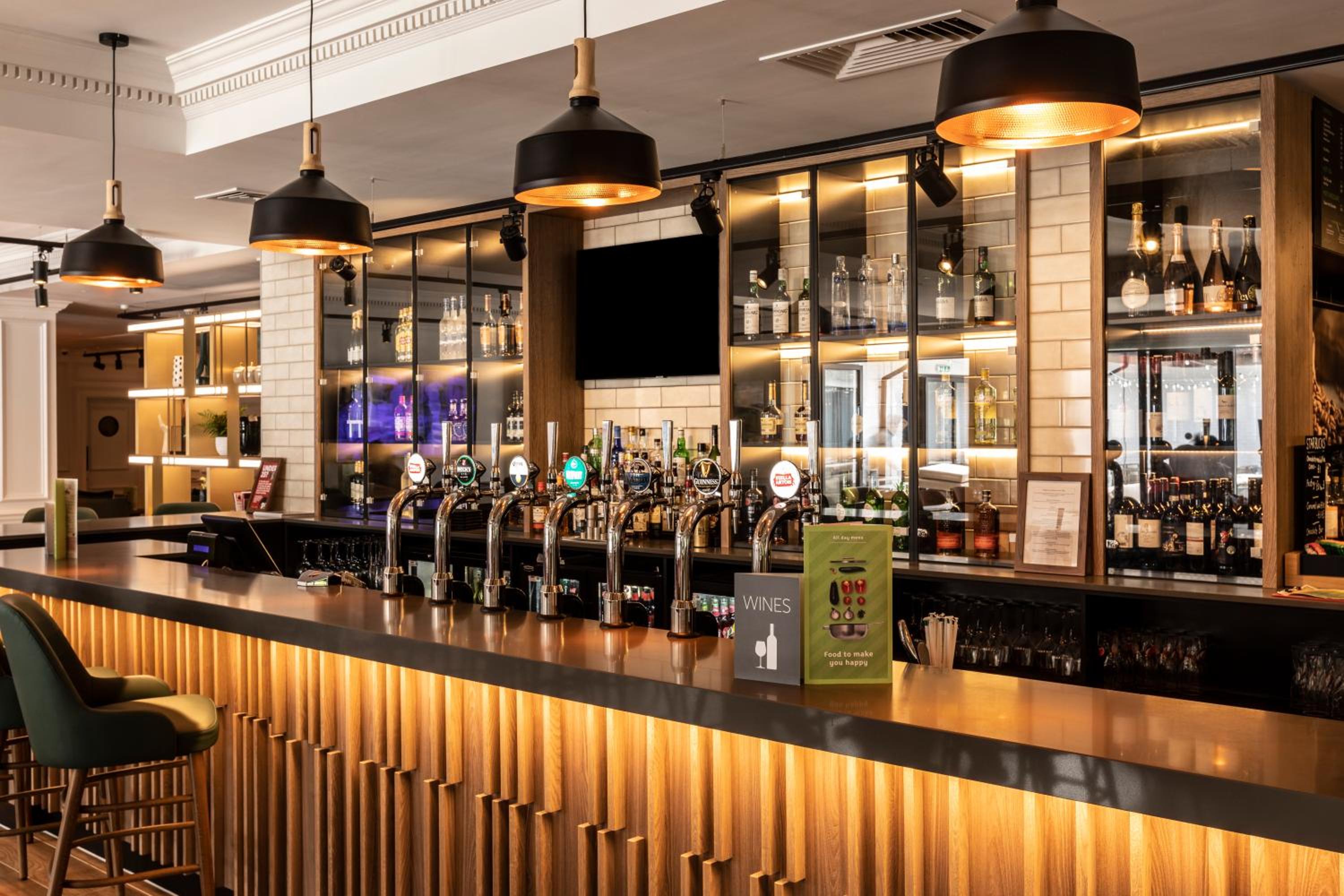 Guildford Vacations - Holiday Inn Guildford, an IHG Hotel - Property Image 15