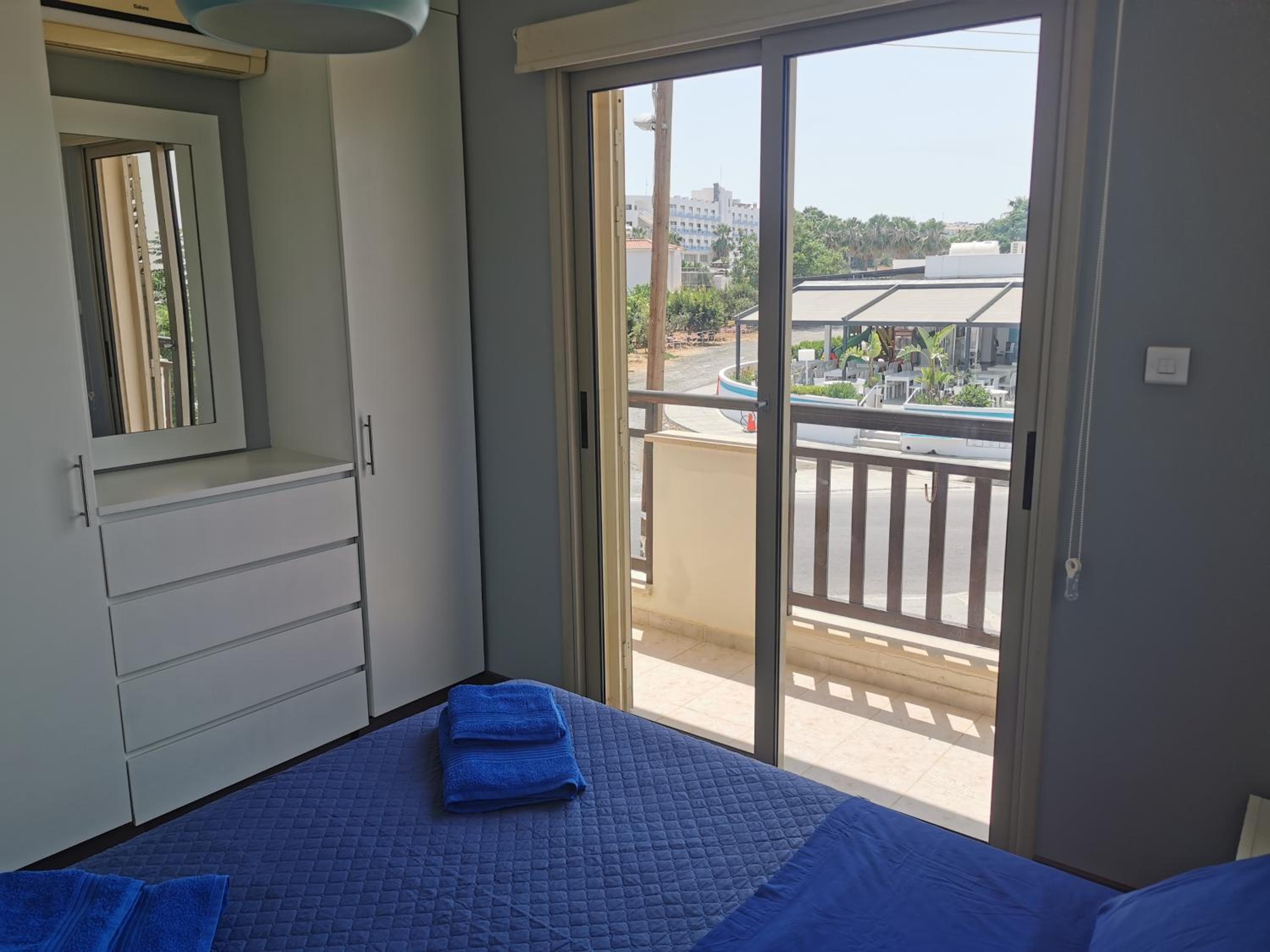 Sea view cosy apartment