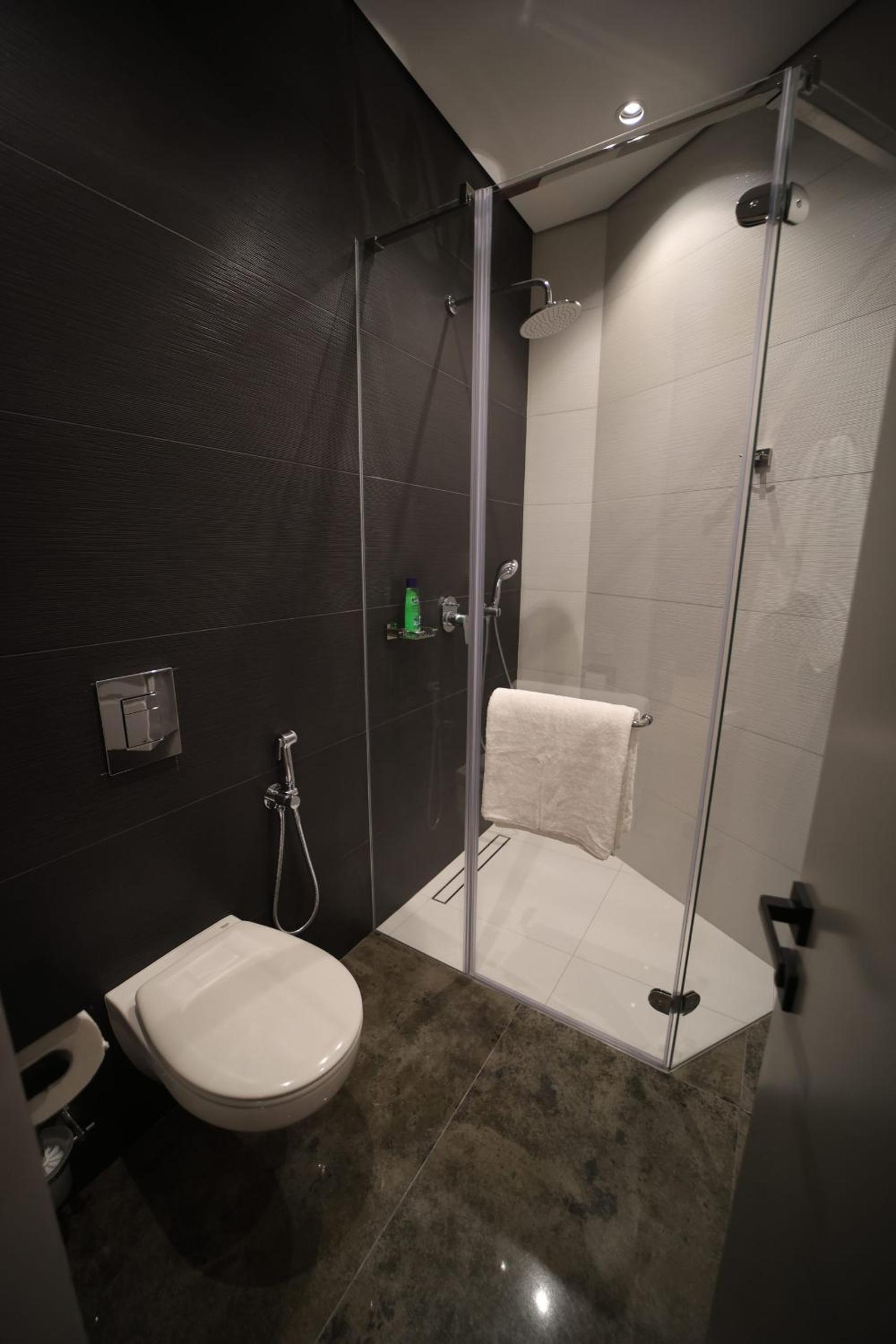 AVENUE RESIDENCE by AY North Avenue