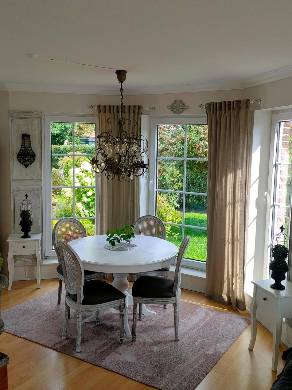 Luana`s White Cottage