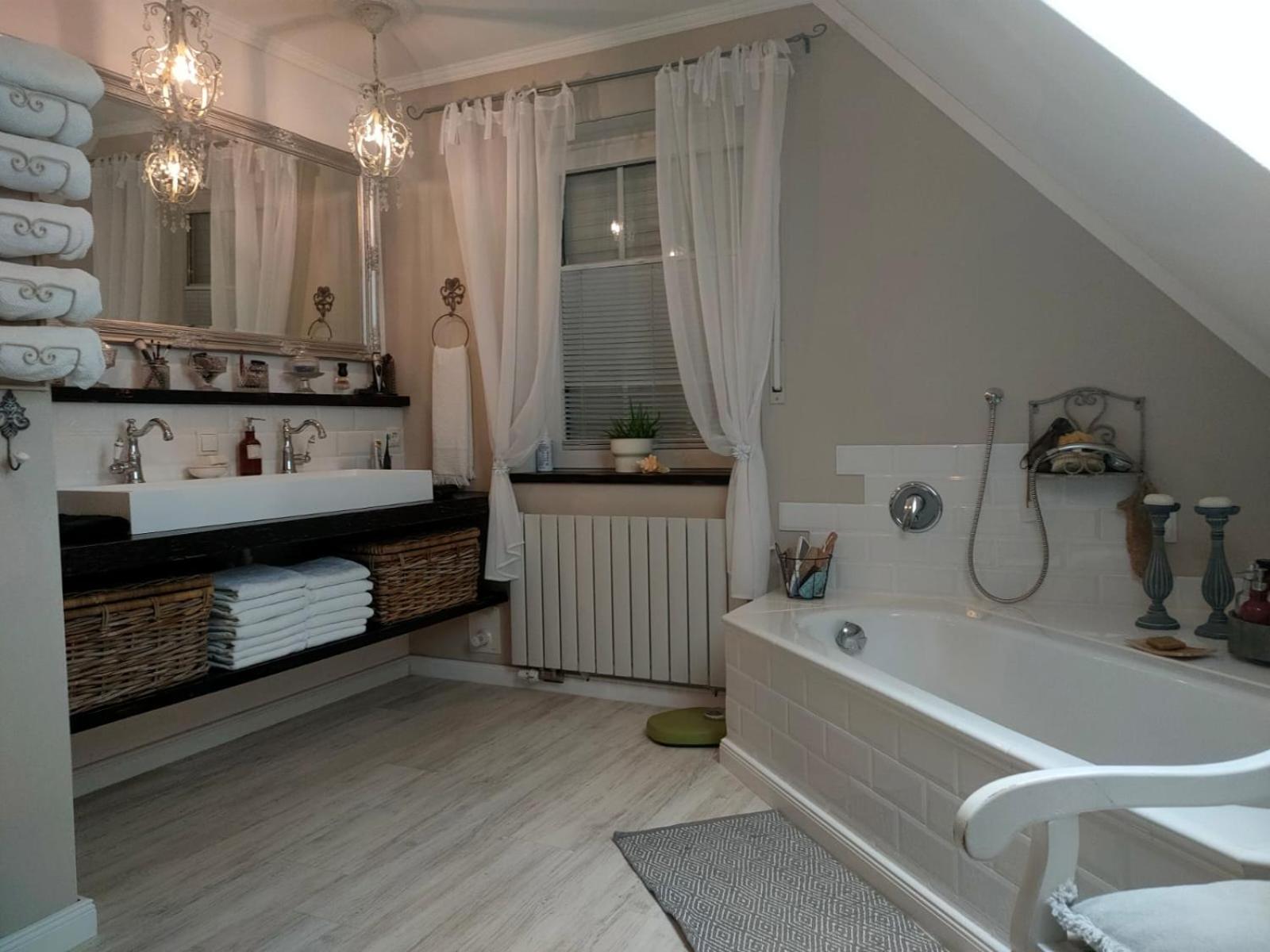 Luana`s White Cottage