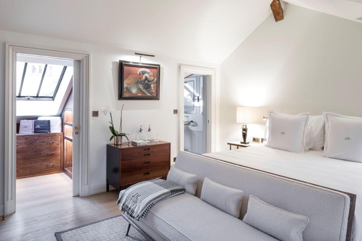 J.K. Place Paris 42