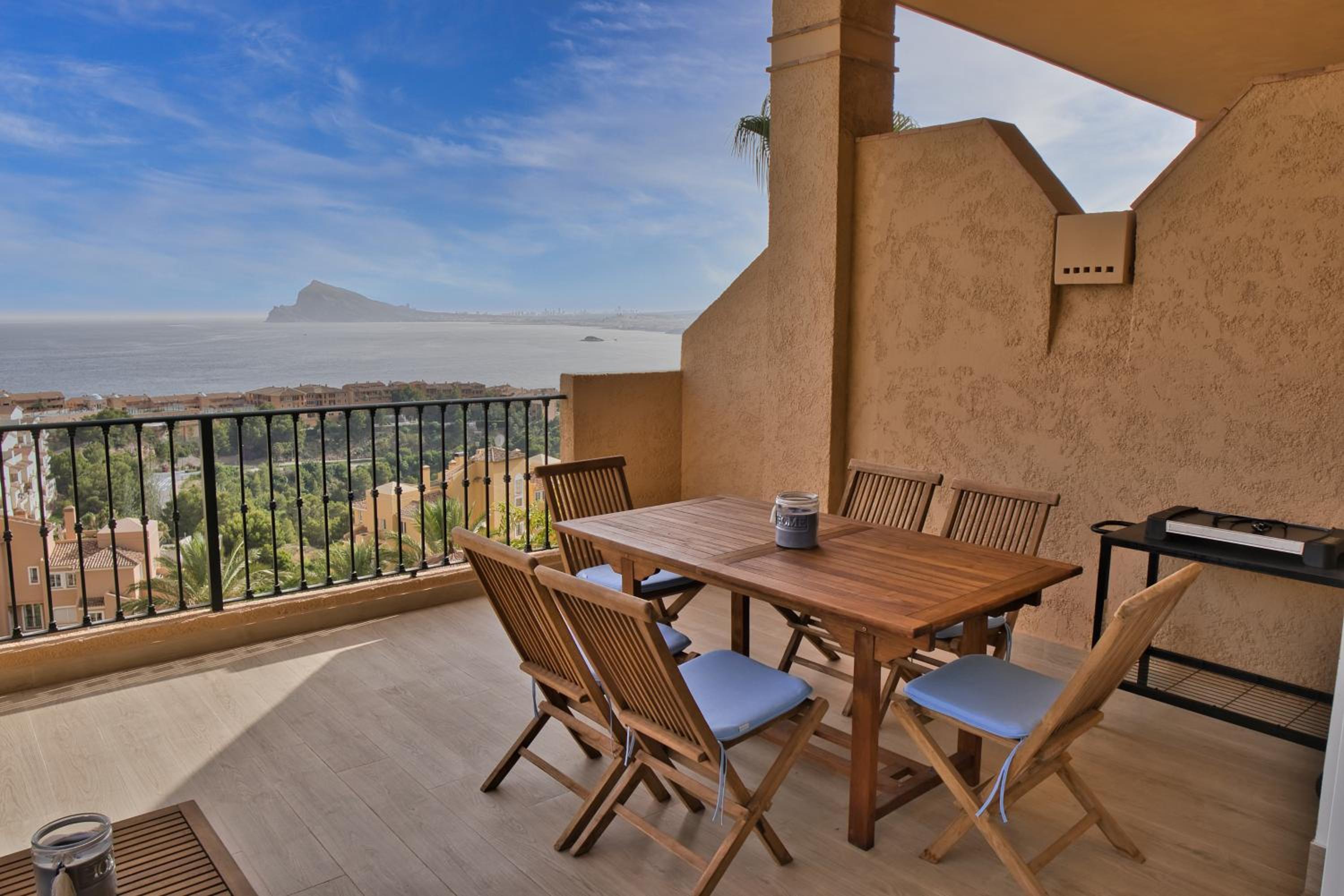 Mascarat Hills✰Vue incroyable & comfort✰Famille 6 personnes view 5