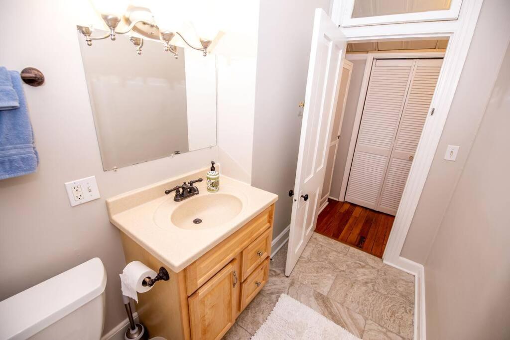 Annapolis Vacations - King George Downtown Annapolis Getaway - Property Image 2