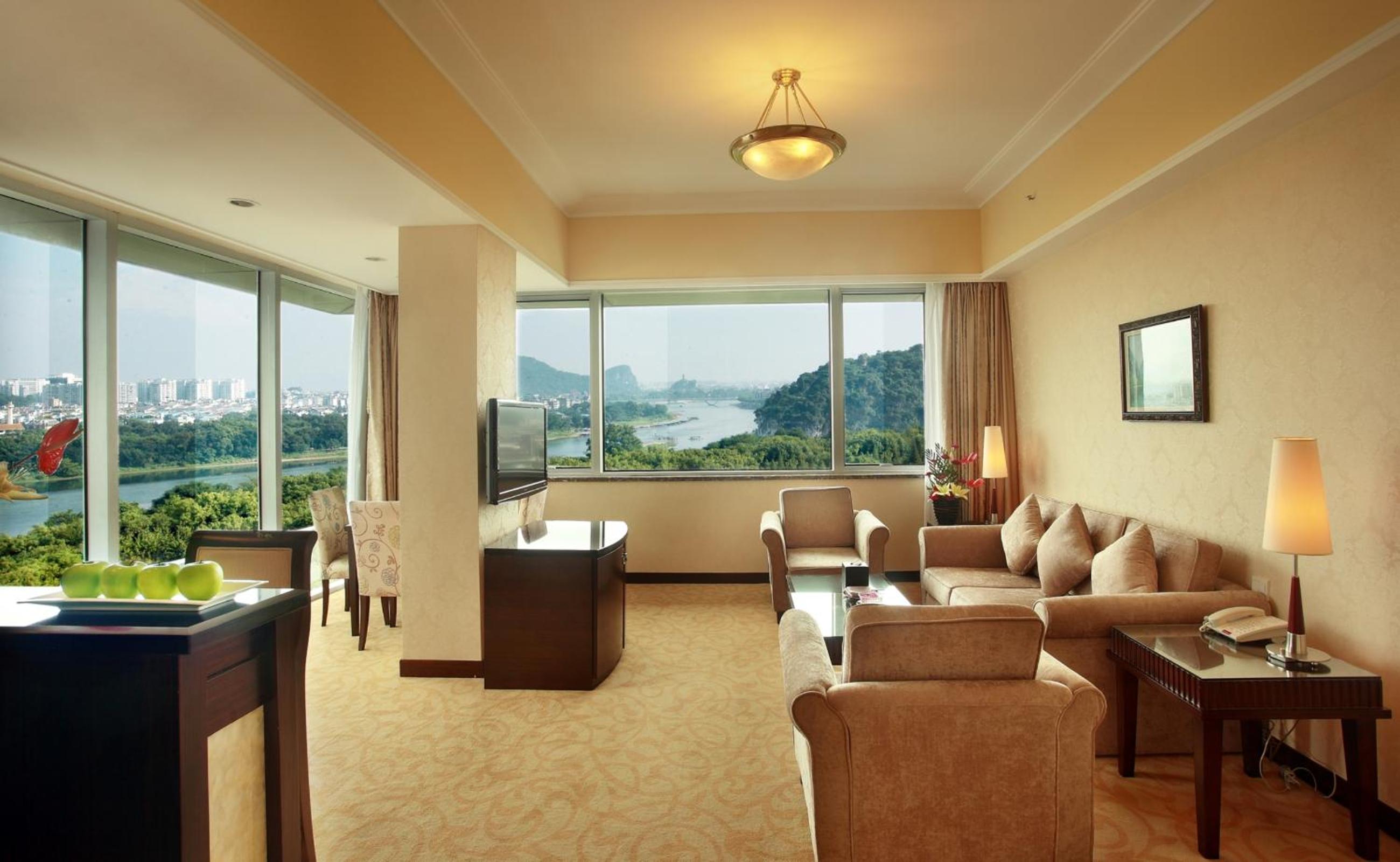 Lijiang Waterfall Hotel Guilin - Image 2