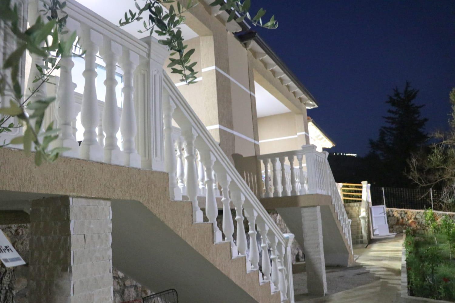Essos Villas