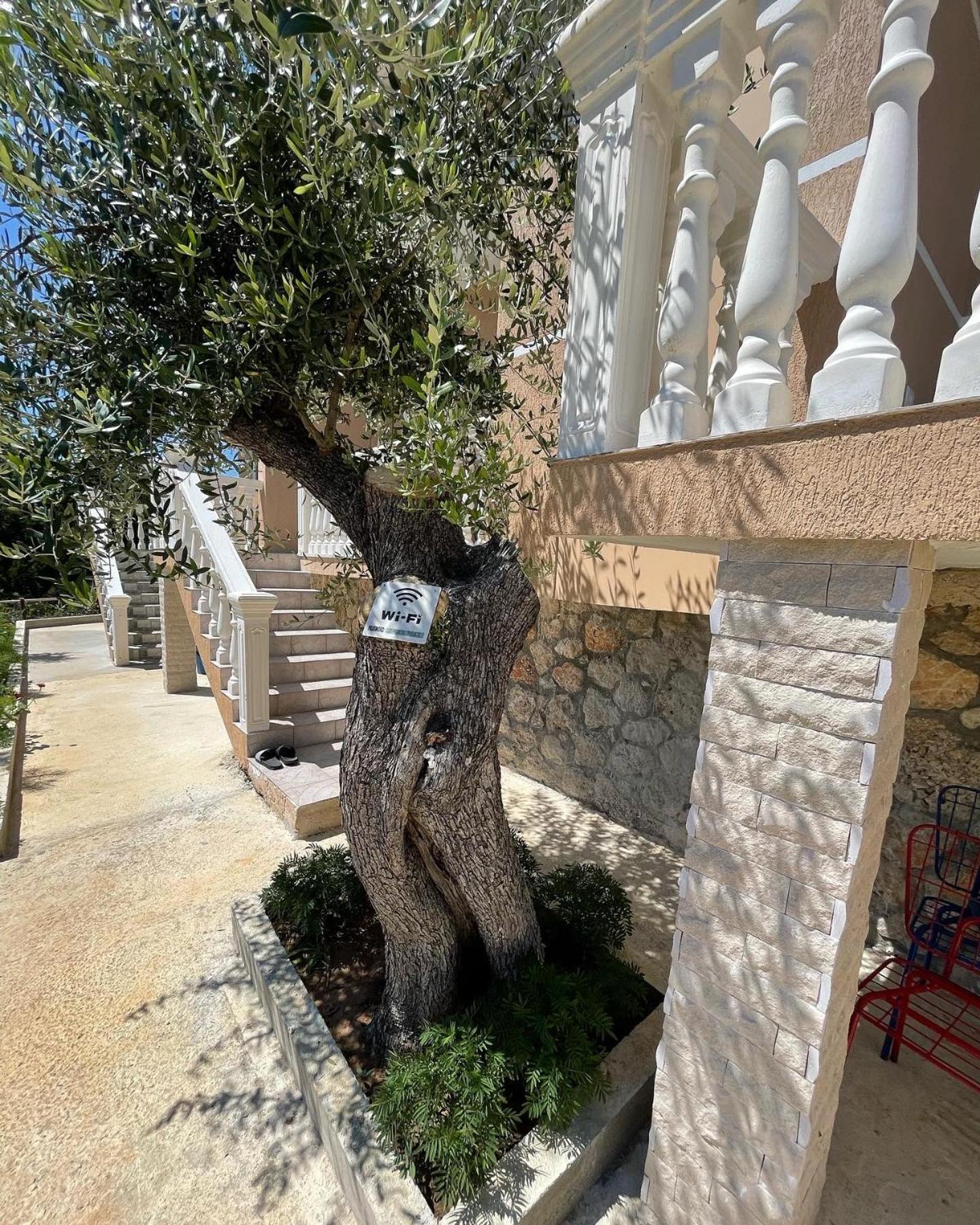 Essos Villas