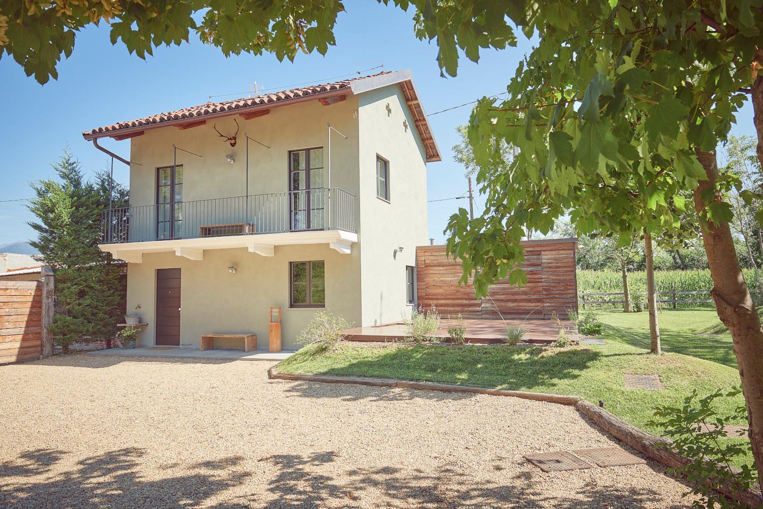 AQVAE Unconventional Country House view 2