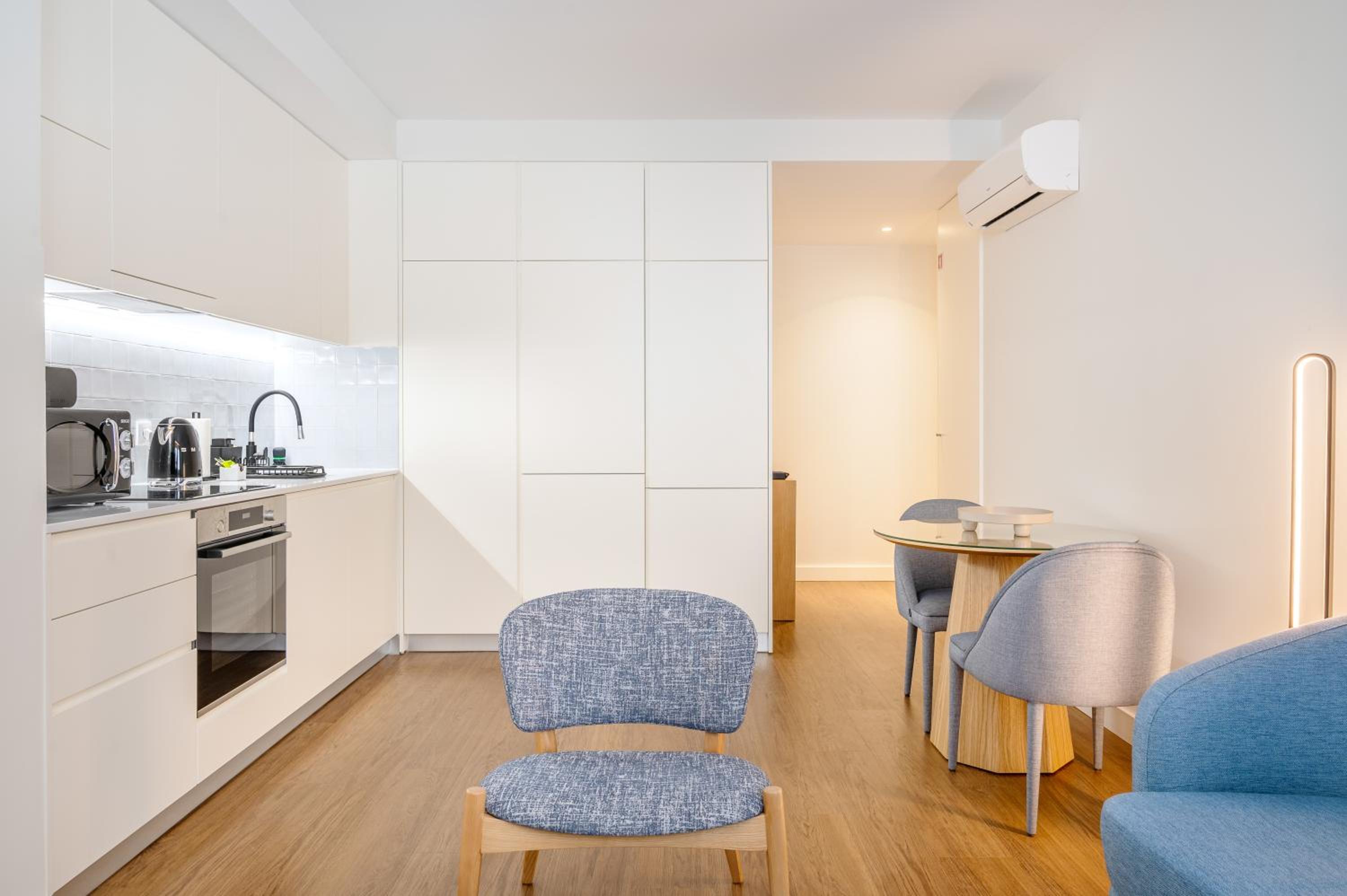 Catarina Serviced Apartments by HostWise view 5
