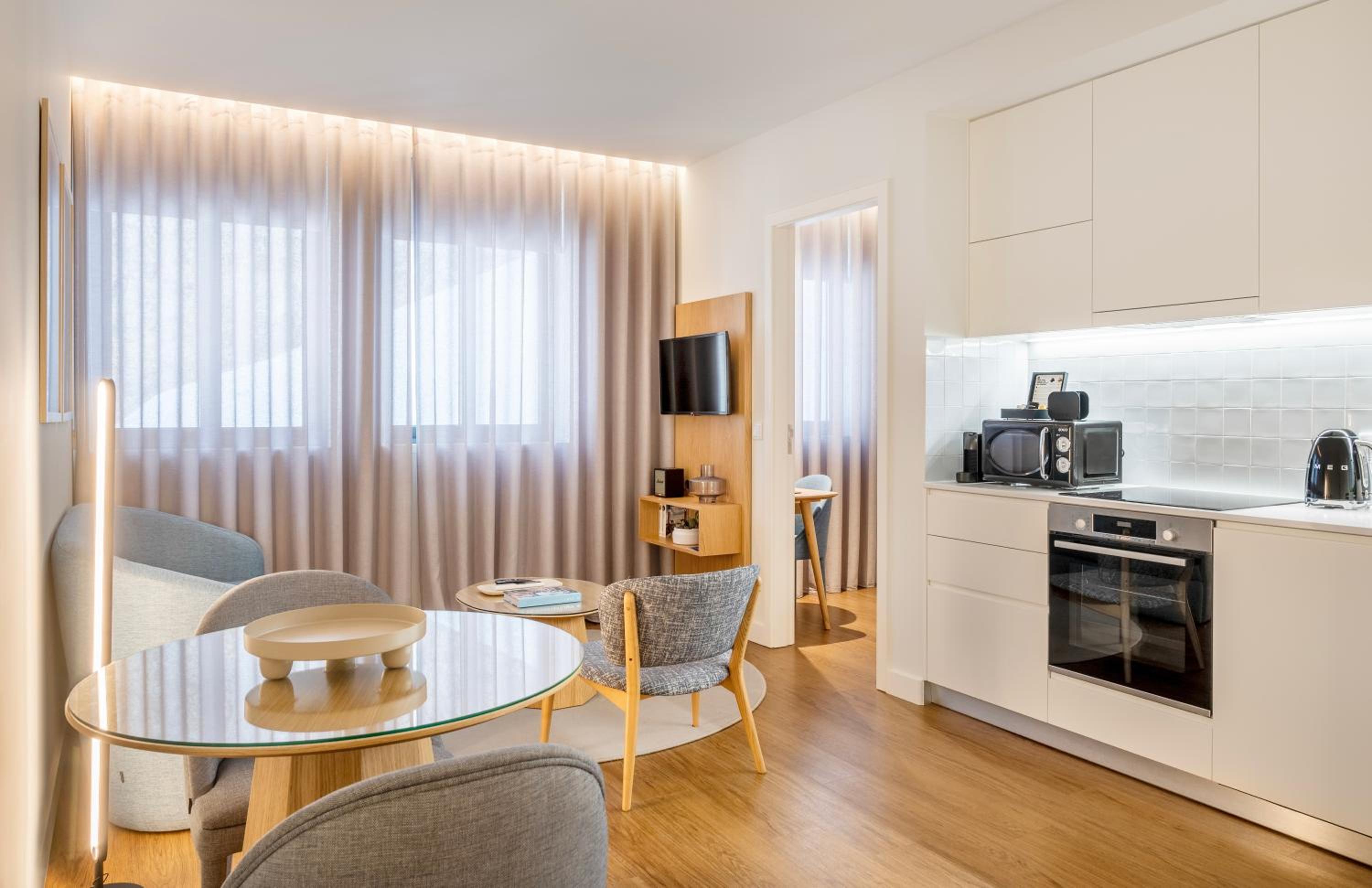 Catarina Serviced Apartments by HostWise view 3