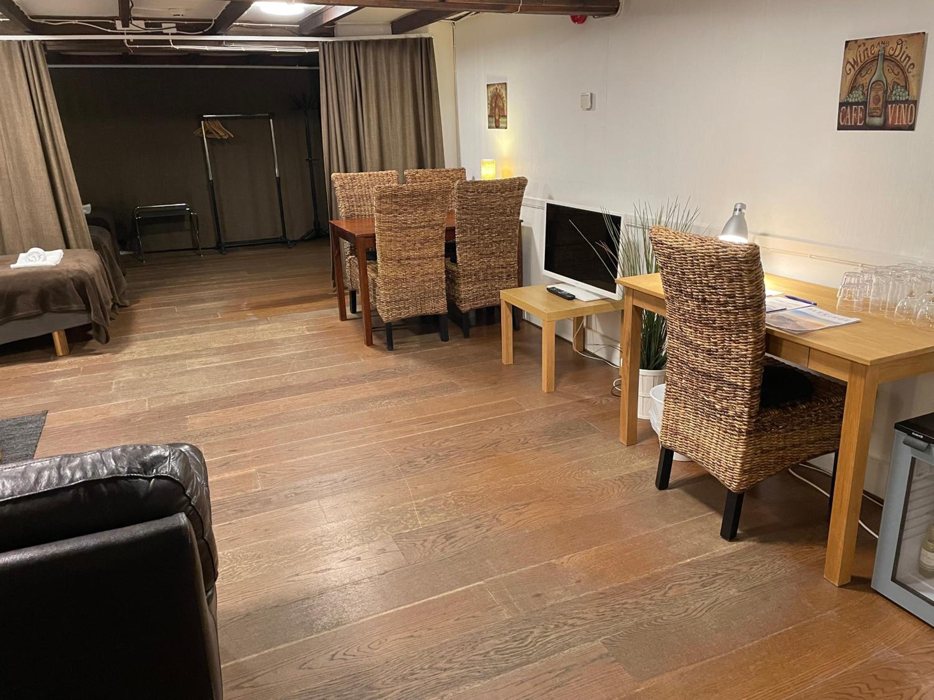 Port Hotel Apartments