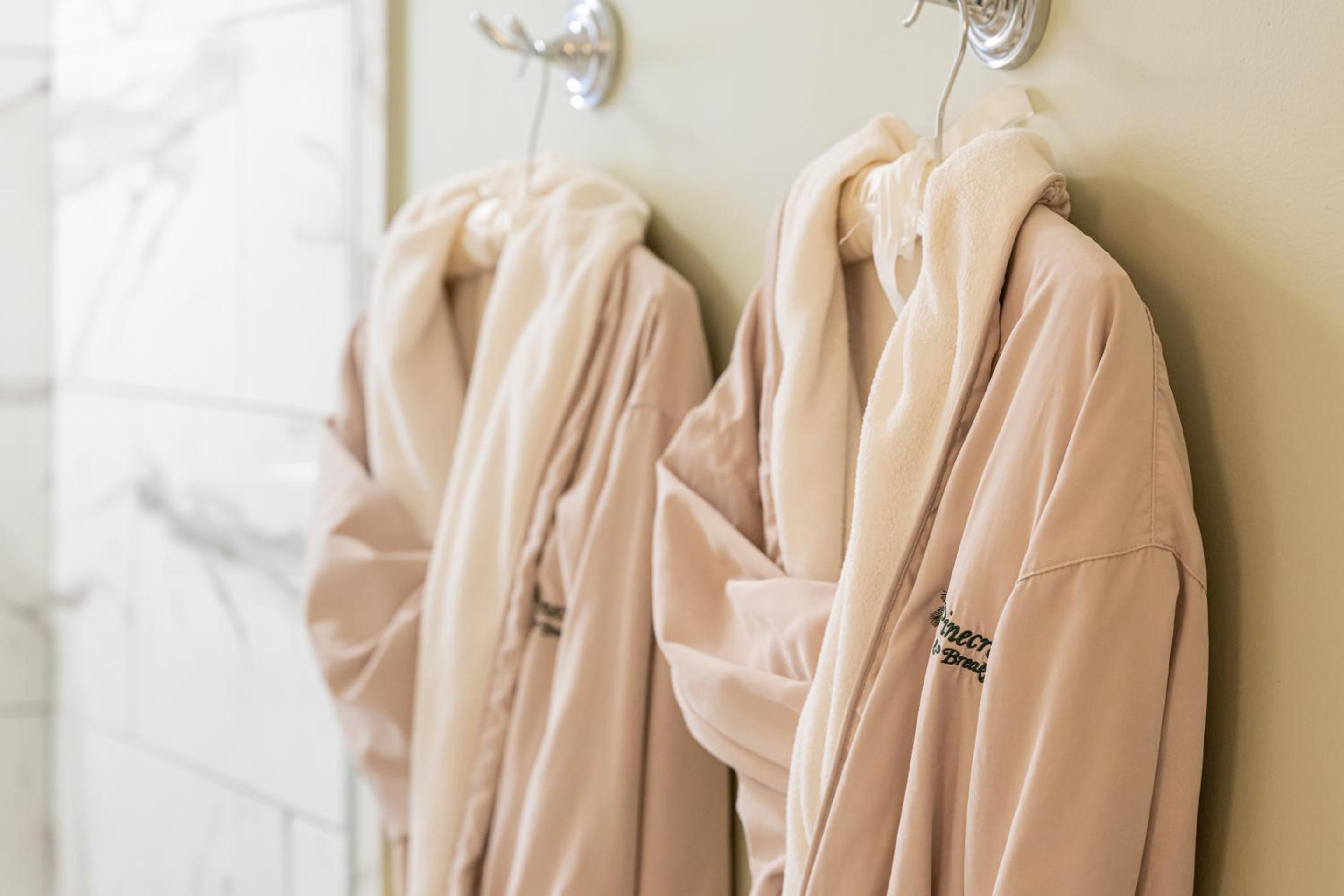 Pinecrest Bed & Breakfast