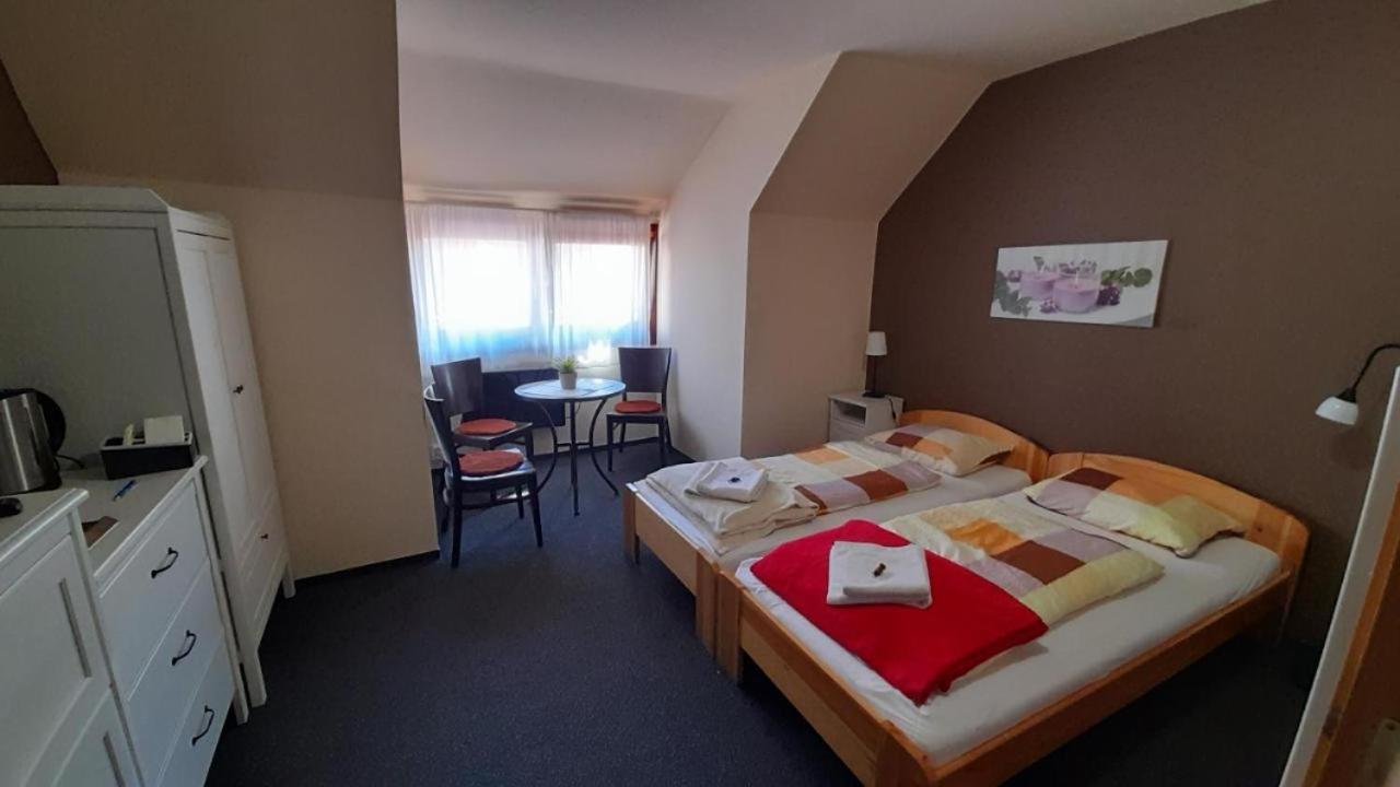Jasmin Pension Central Location Shared Kitchen Pet Friendly