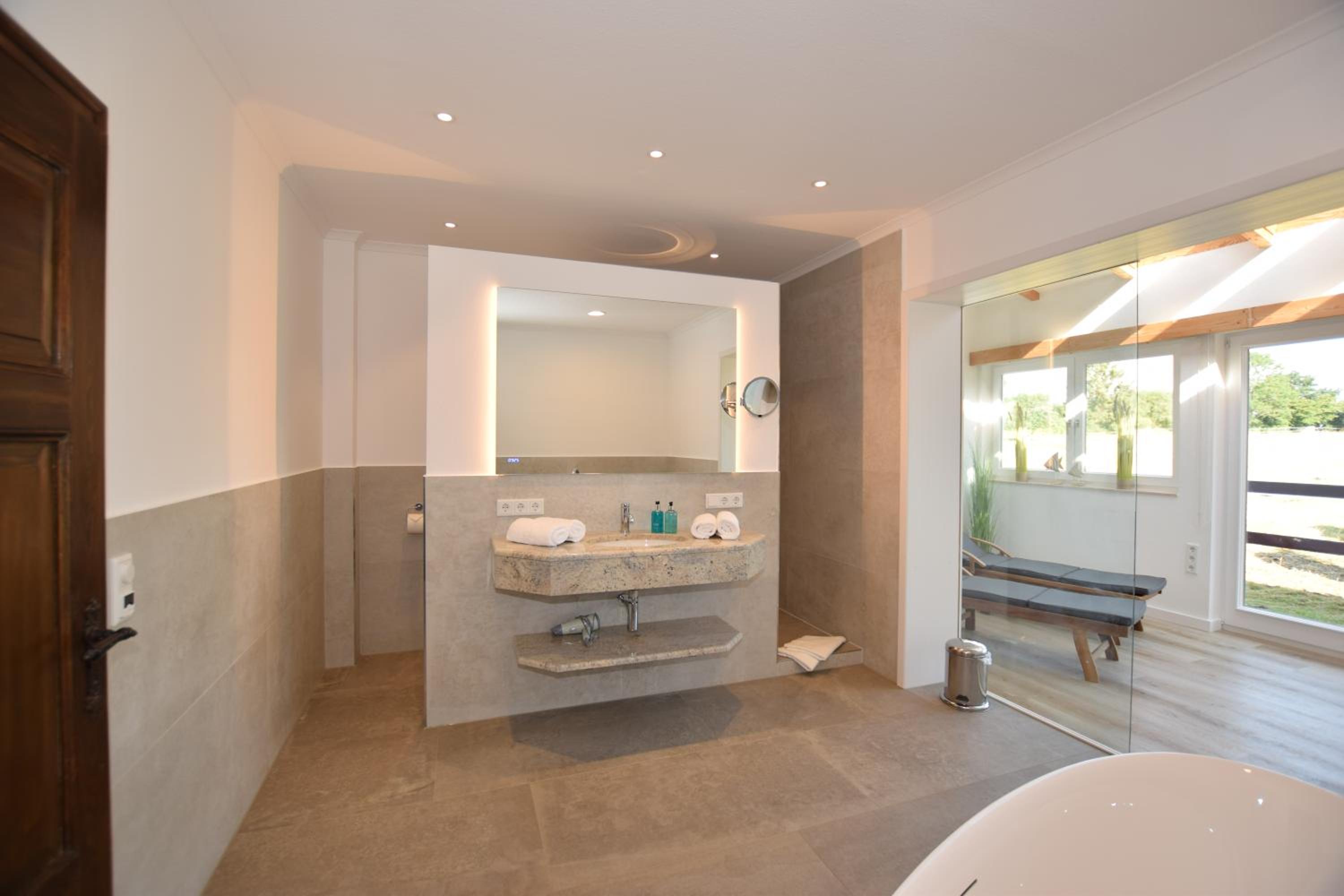 Landhaus Hideaway mit Aussenpool, Sauna und Kamin